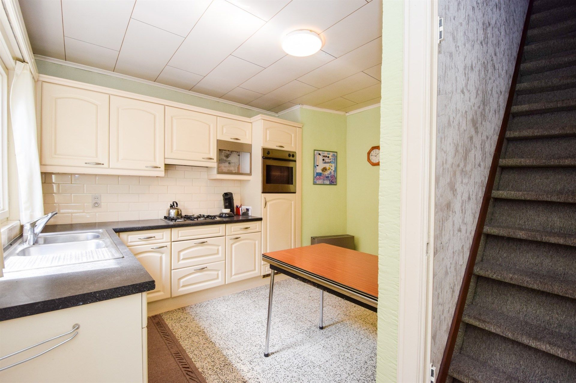 Te renoveren woning met 2 slaapkamers nabij het centrum van Sint-Gillis-Waas (686m²) foto 5