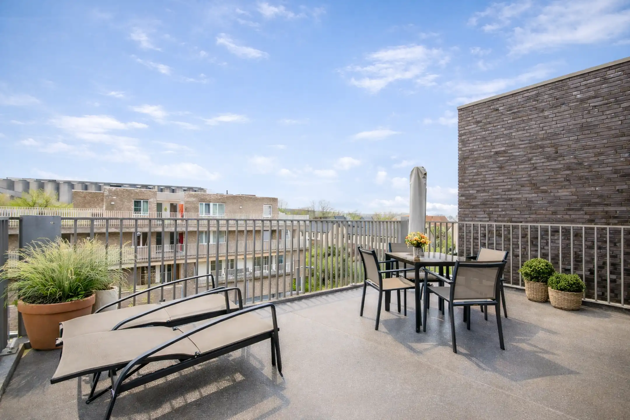 Lichtrijk appartement te koop in Oostakker  foto 13