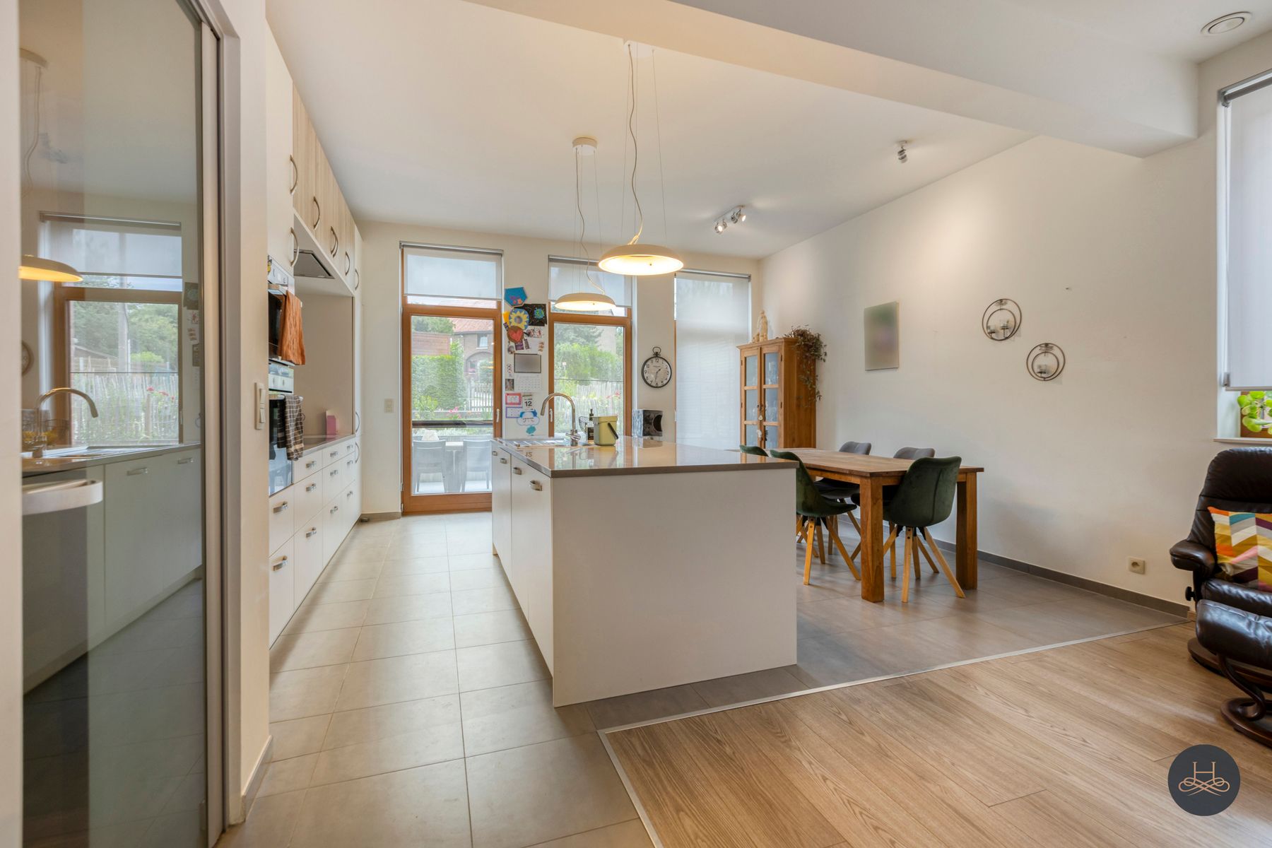 Gezellige en moderne halfopen woning met leuke tuin foto 6