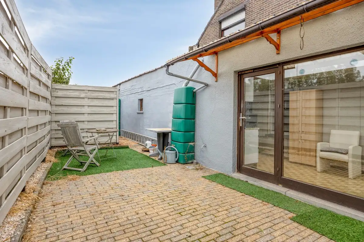 Goed gelegen woning met 3 slaapkamers foto 3