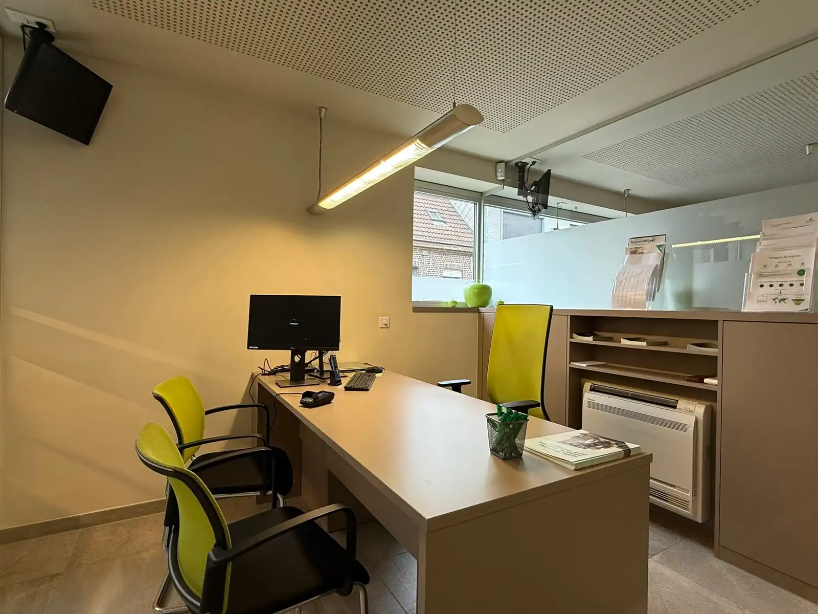  Polyvalente commerciële ruimte met  garage  foto 9