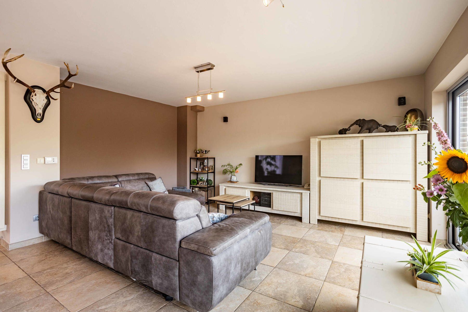 Riante instapklare woning te koop in rustige buurt foto 3
