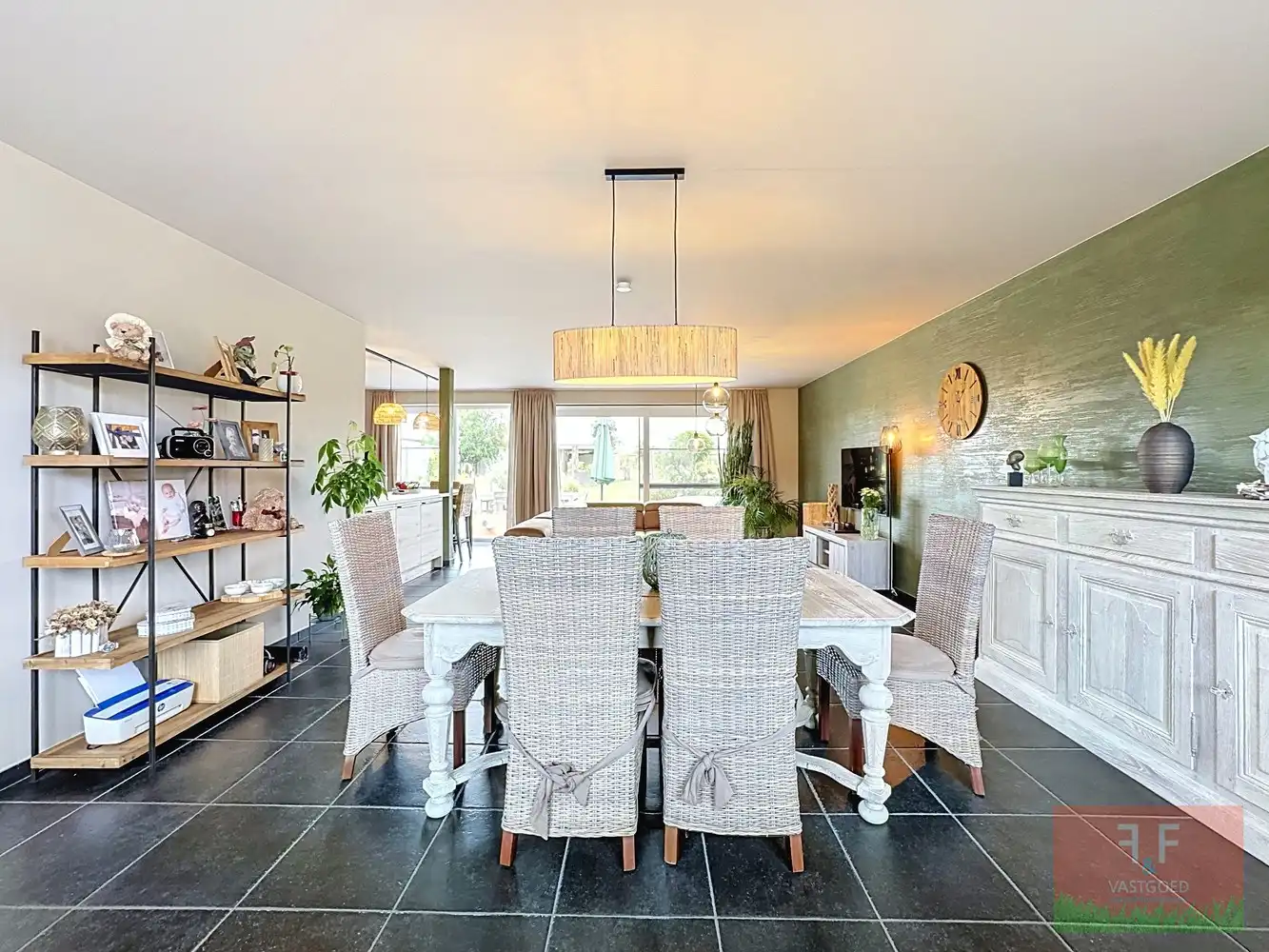 Moderne gezinswoning met 3 slaapkamers, zonneterras en grote tuin te Vlierzele - Instapklaar, gebouwd in 2022! foto 4