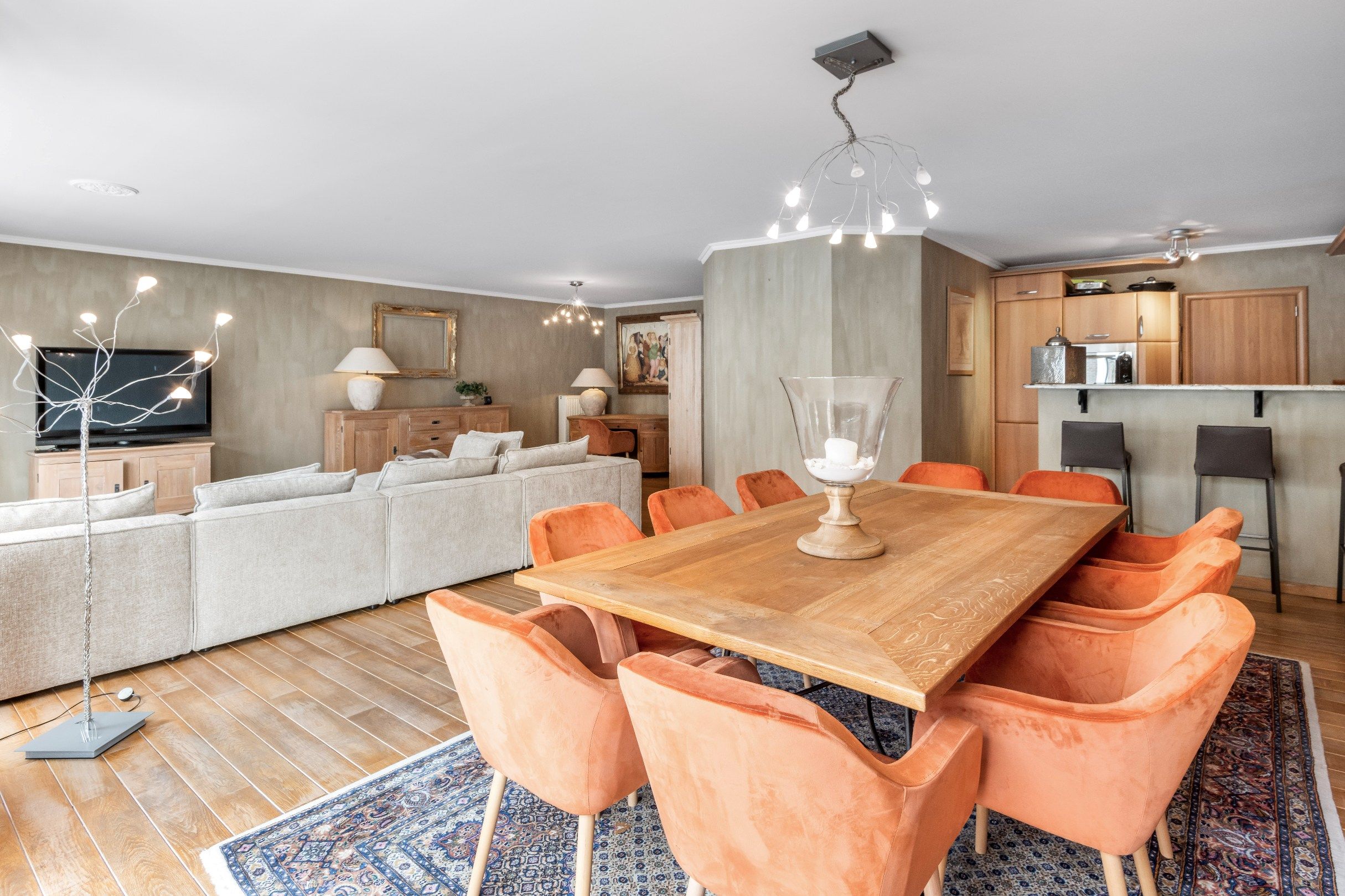 Ruim appartement met gevelbreedte van ca. 9,2 meter en zuid-west oriëntatie gelegen in het centrum foto 5