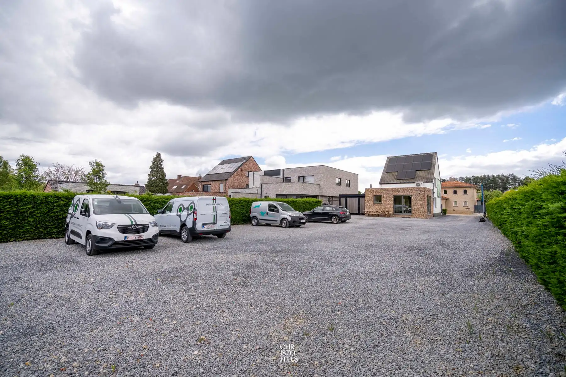 Opbrengsteigendom aan de afrit van de E314 met parking voor 10 wagens verhuurd voor 2.353 euro/maand foto 13