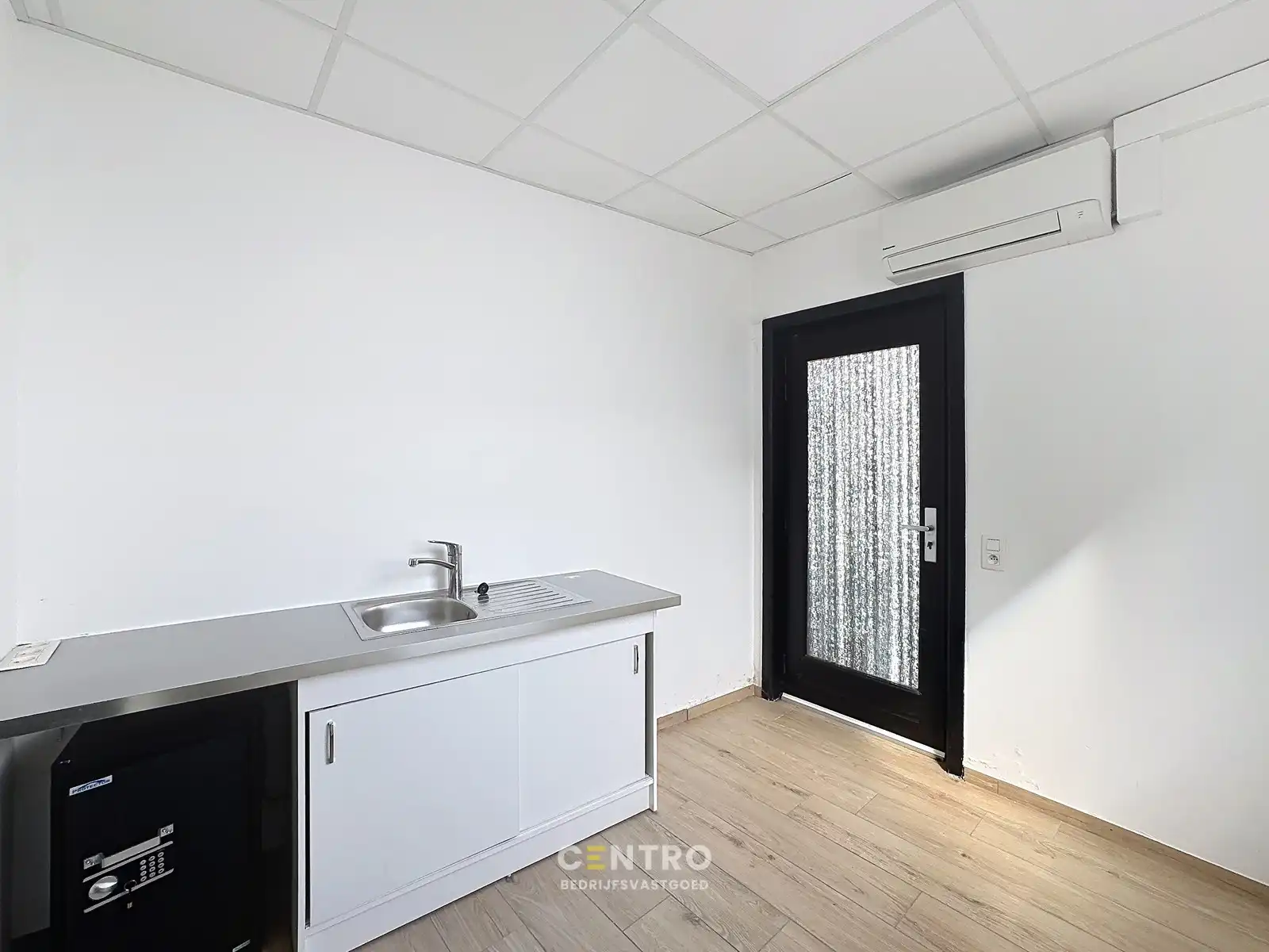 Handelspand op centrale ligging te Ledegem! foto 10