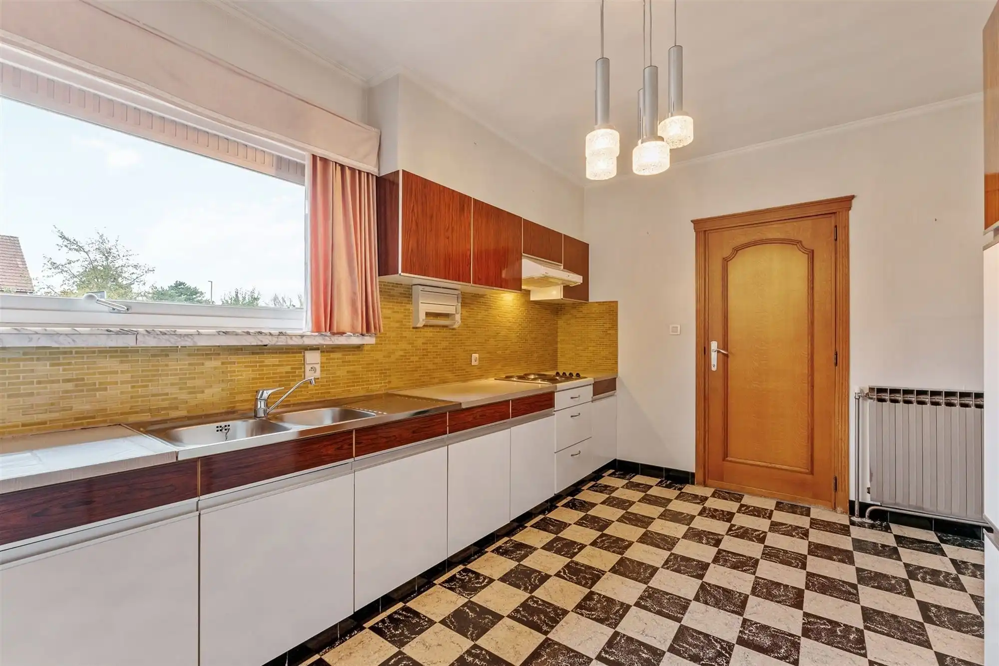 OP TE FRISSEN WONING MET 3 SLAAPKAMERS GELEGEN OP EEN PERCEEL VAN 4A89CA TE PAAL foto 13