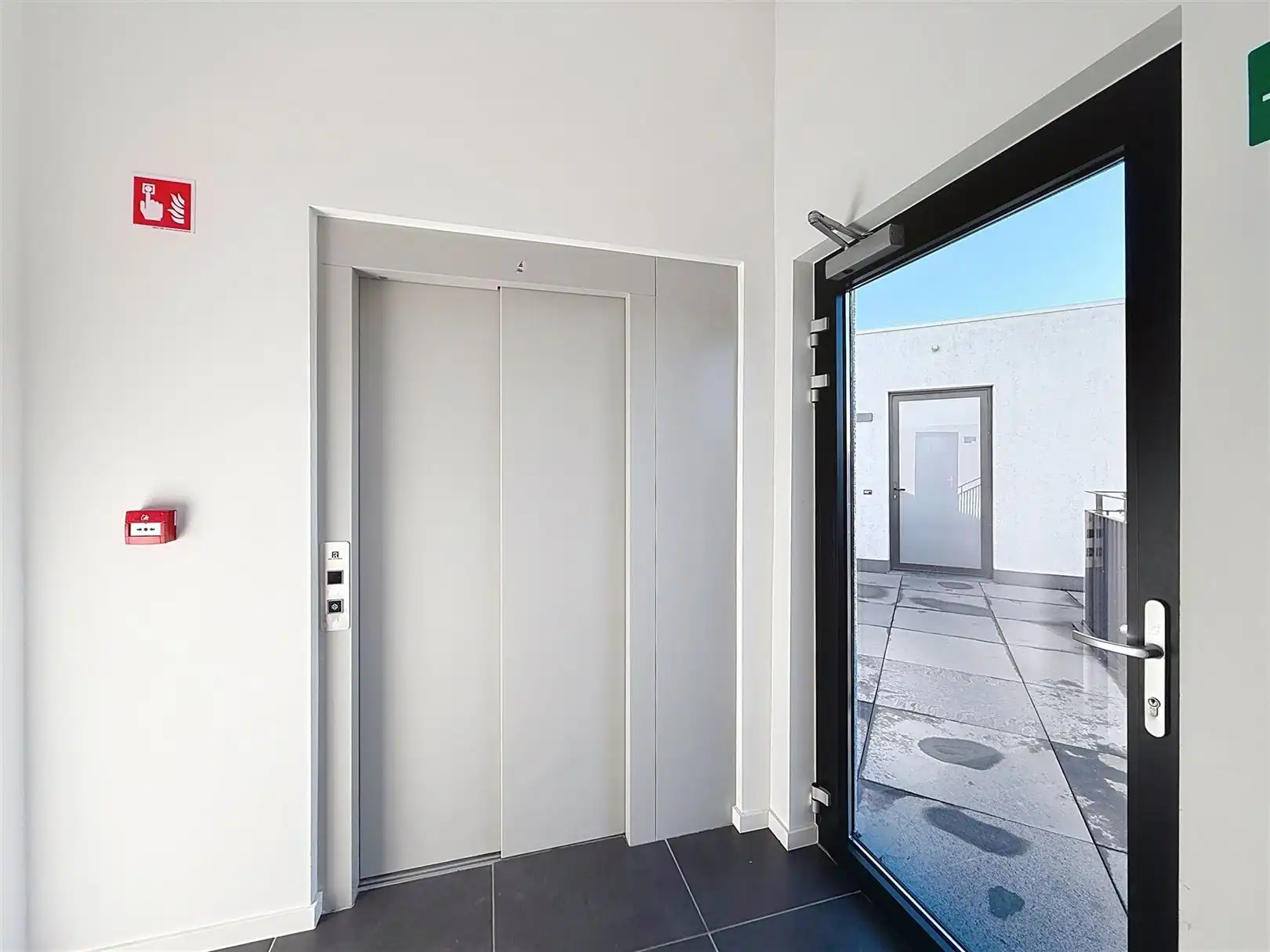 Instapklaar APP met terras, 2 slpks, kelder en autostpl foto 5