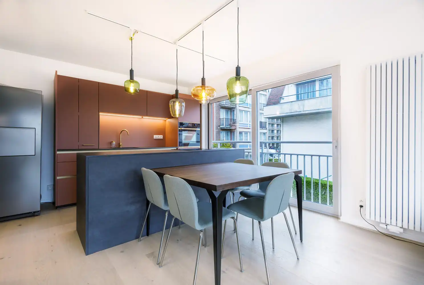 Volledig gerenoveerd lichtrijk appartement in rustig gelgen villa residentie te Duinbergen foto 5