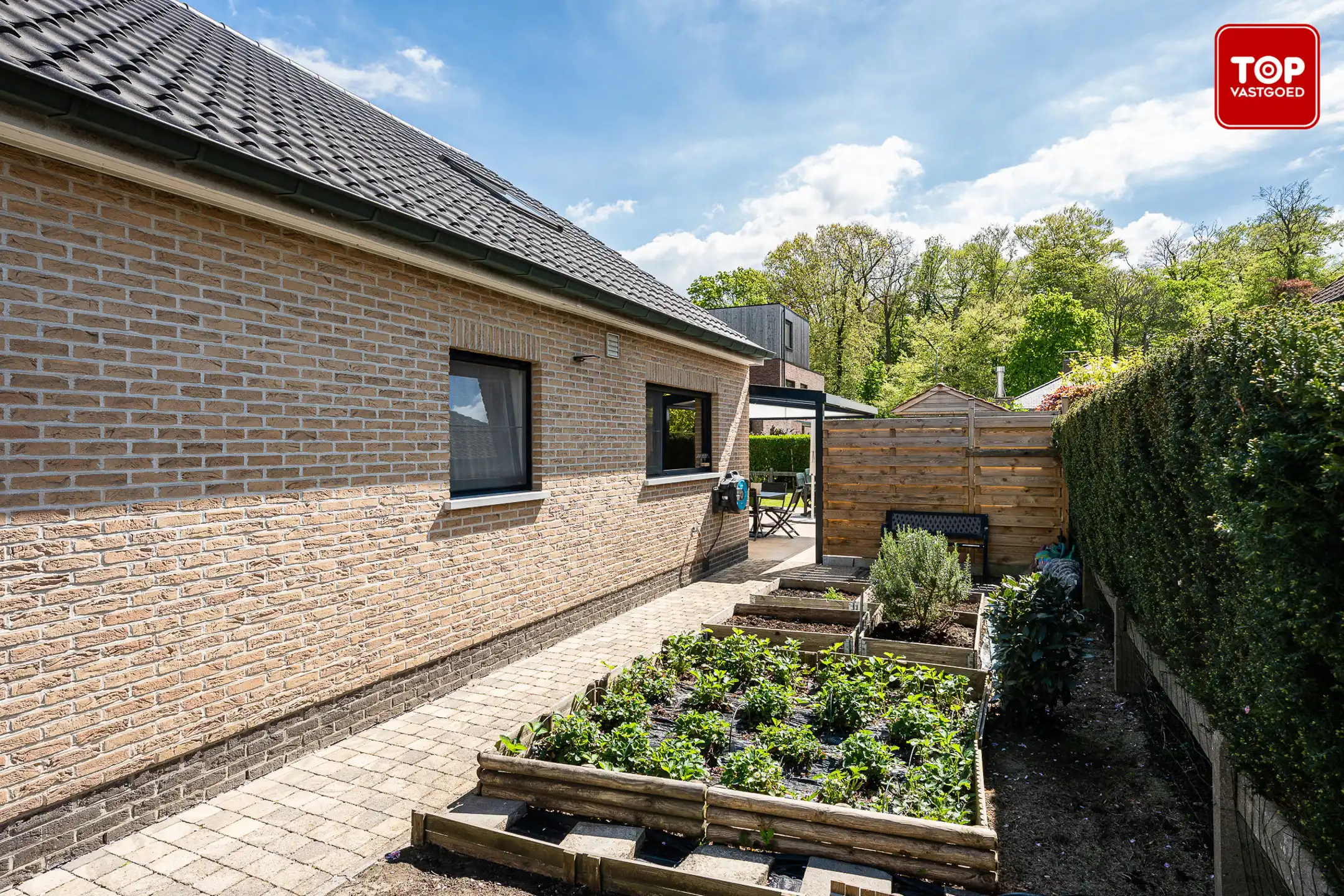 Instapklare open bebouwing in een rustige straat zonder doorgaand verkeer.  foto 26