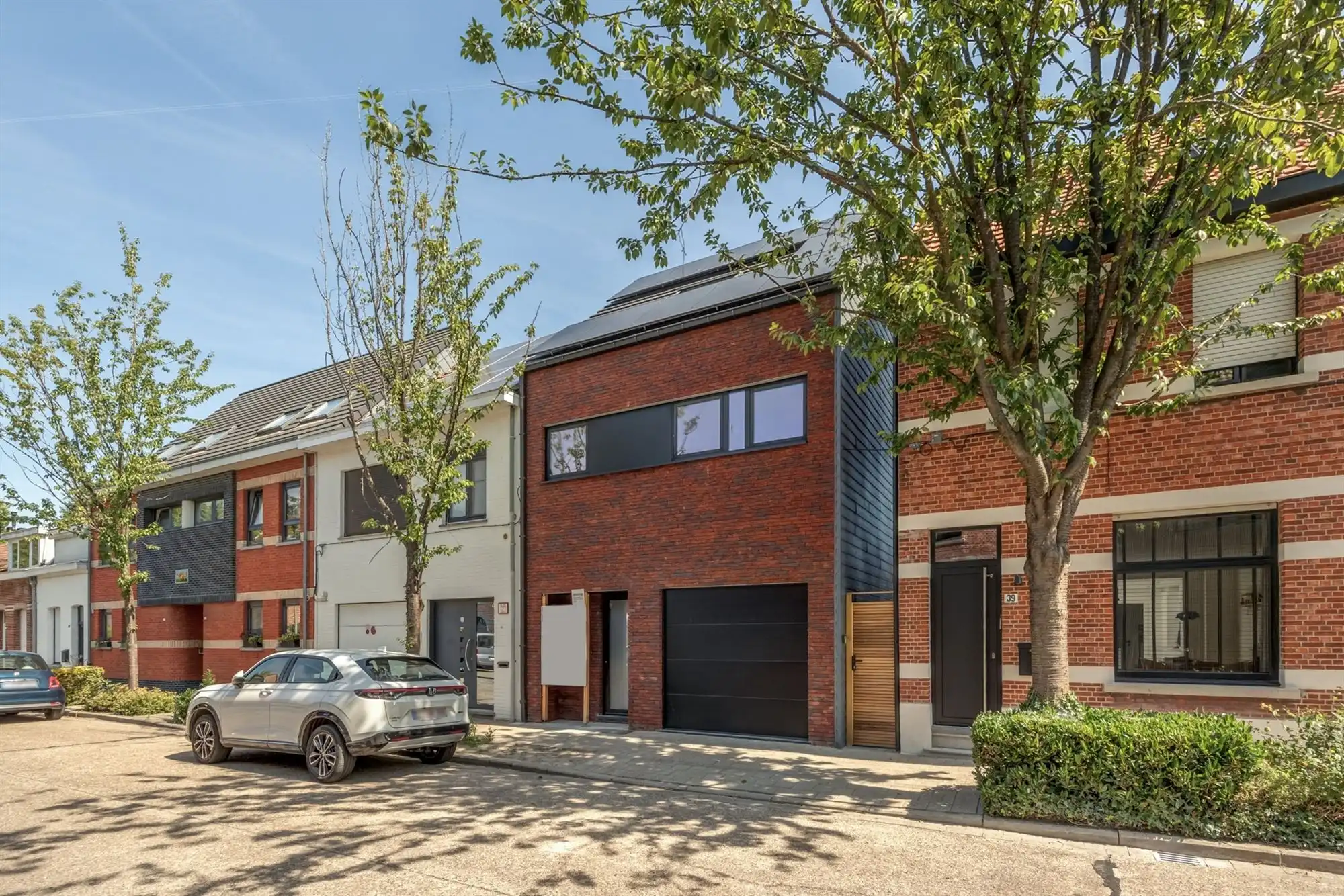 Ruime instapklare nieuwbouwwoning in Brasschaat foto {{pictureIndex}}