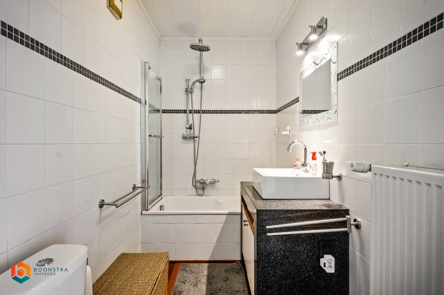 Woning met 2 slpkrs en bijgebouw met veel potentieel foto 8