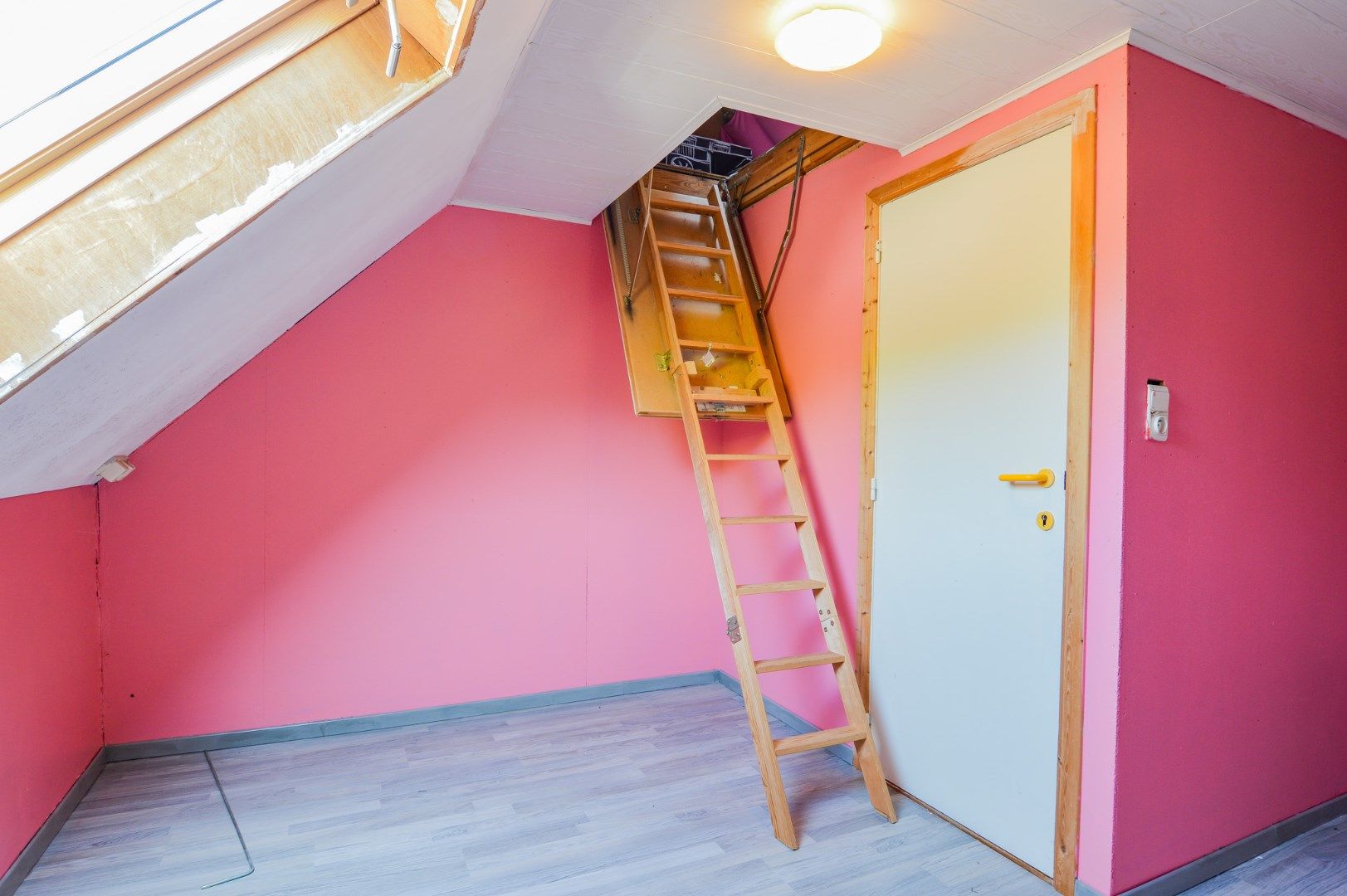 Ruime halfopen woning met 3 slpks en mooie tuin foto 12
