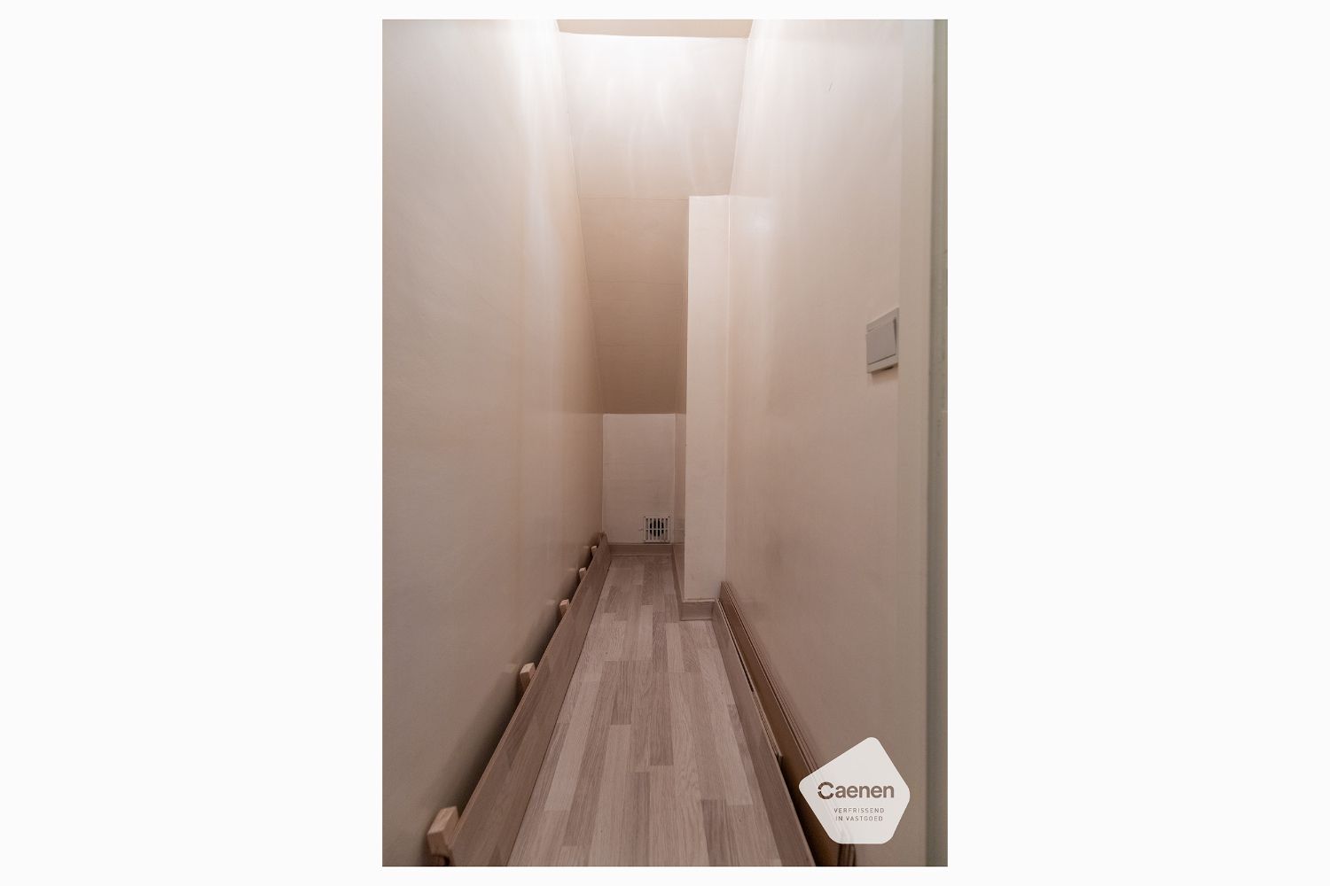 Charmante villa met tal van mogelijkheden en prachtige zongerichte tuin foto 21