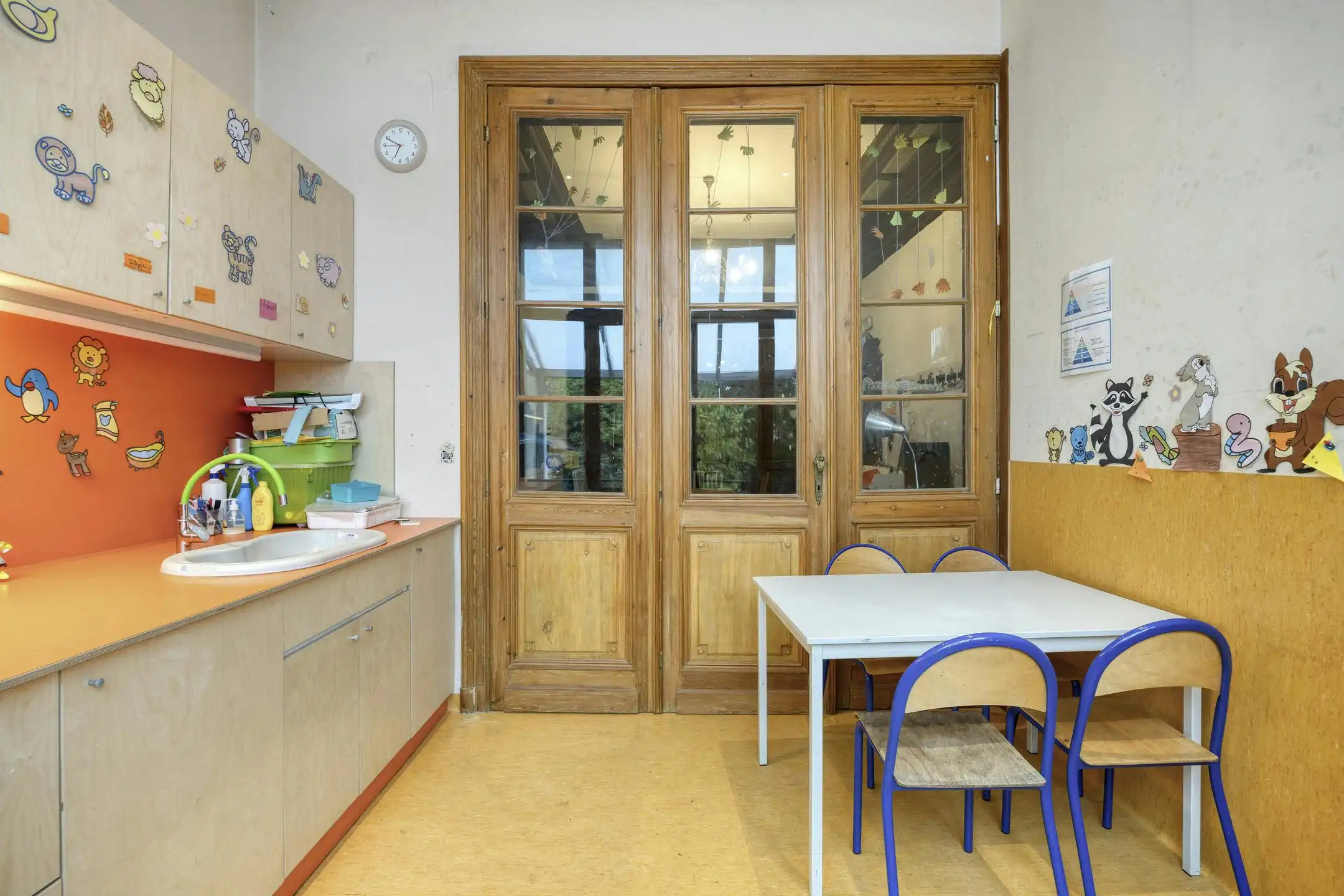 Op te frissen herenhuis met 7 slaapkamers en stadstuin. foto 8