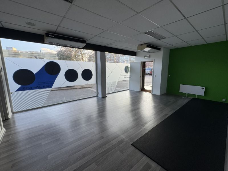 Handelspand tegenover Shopping1 foto 5