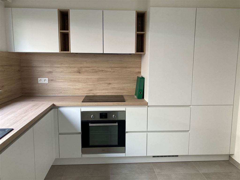 Prachtig gerenoveerd gelijkvloers appartement met 2 kamers foto 5