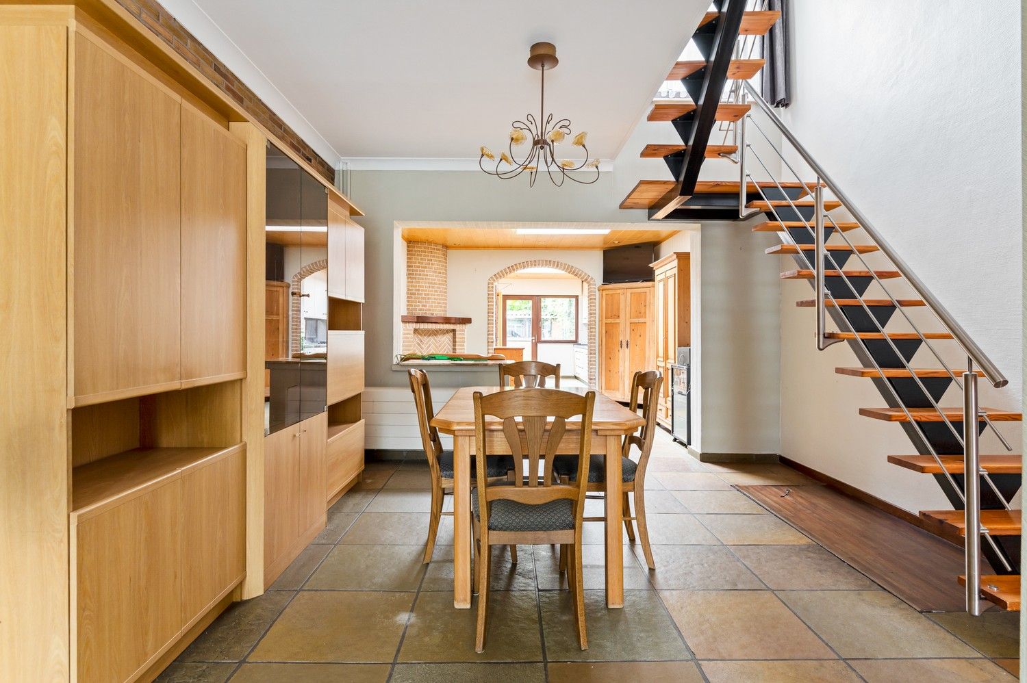 Huis met 3 slaapkamers en tuin te koop in Wijnegem! foto 6
