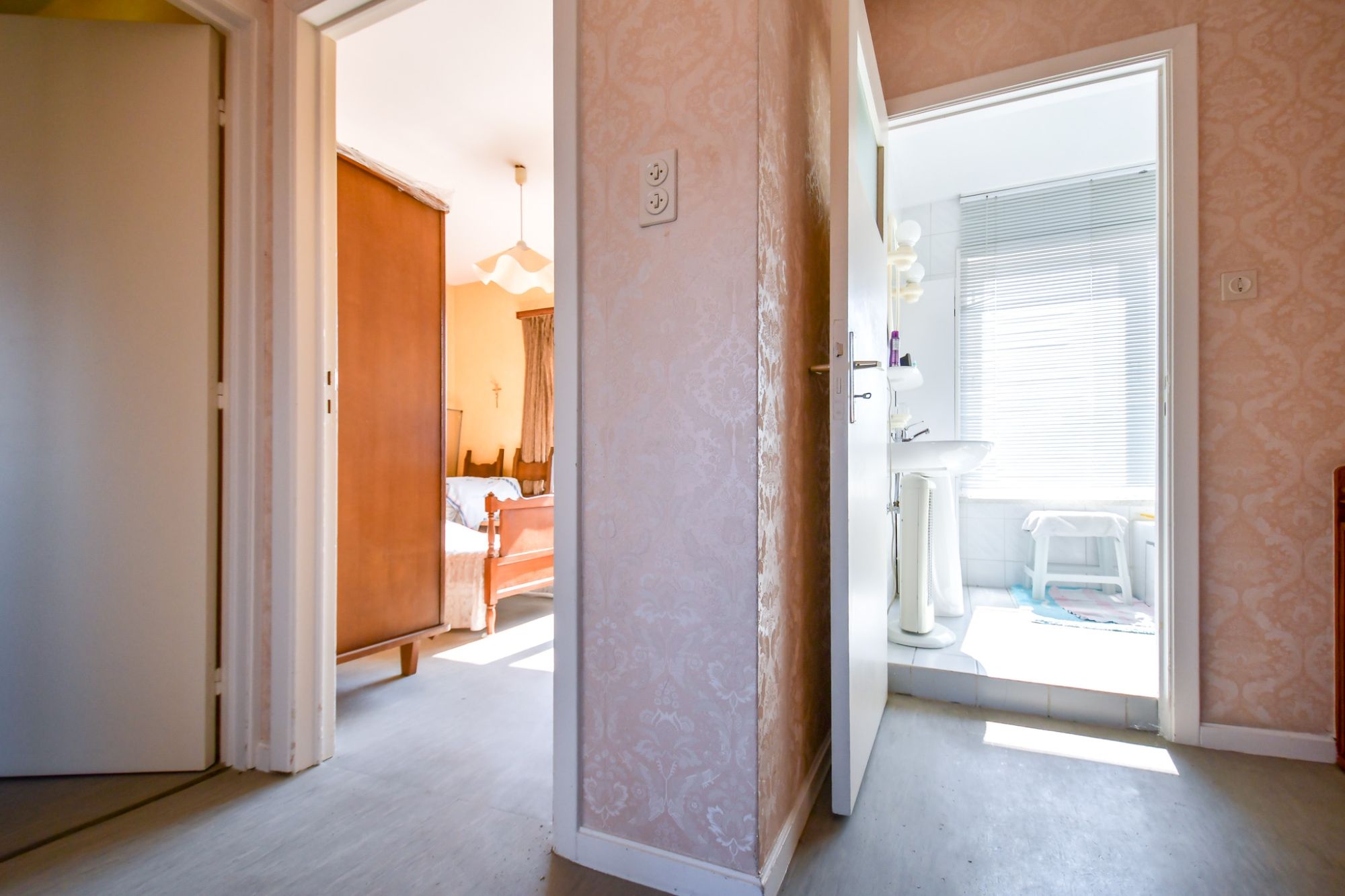 LICHTRIJKE WONING met  3 SLPK - GARAGE EN ZONNIGE TUIN foto 14
