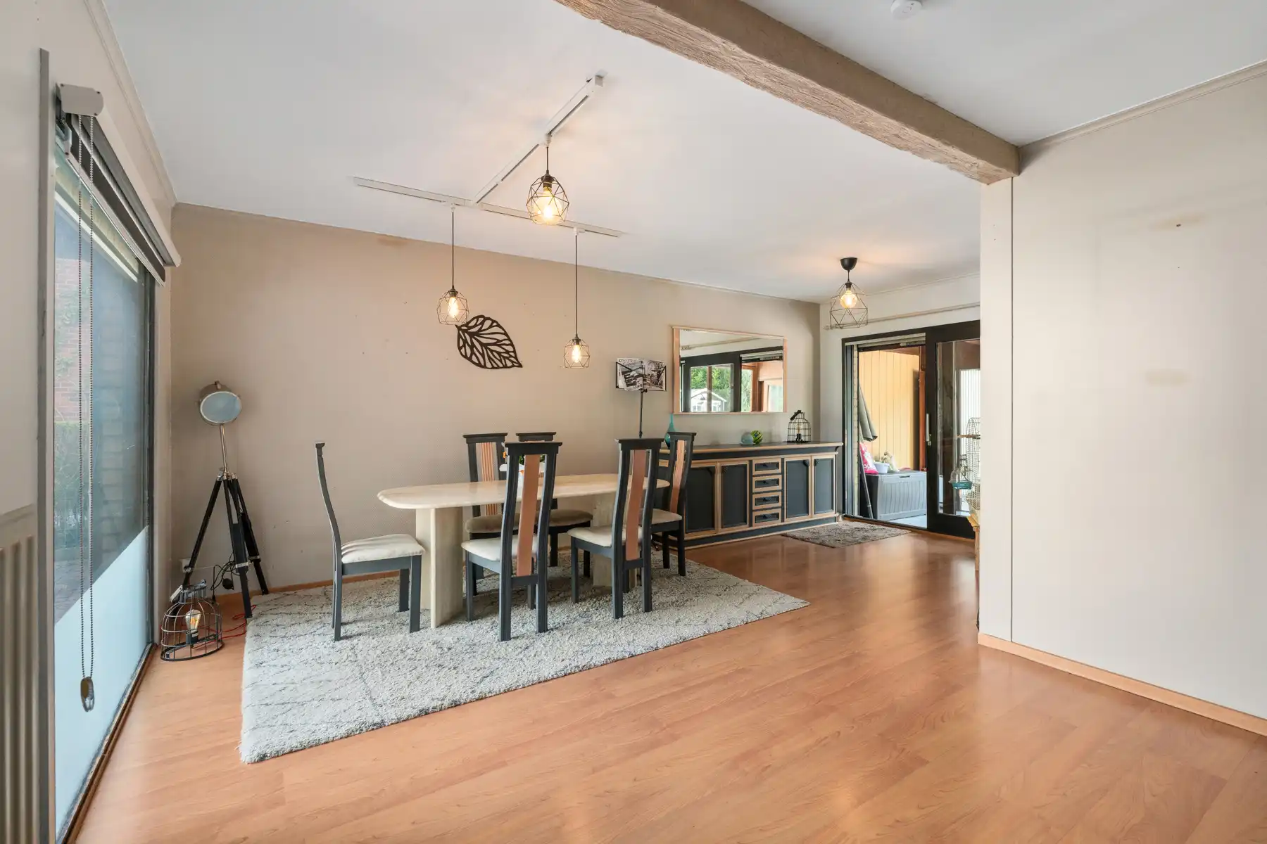 Gezinswoning met 4 slaapkamers, 2 badkamers in rustige wijk foto 4