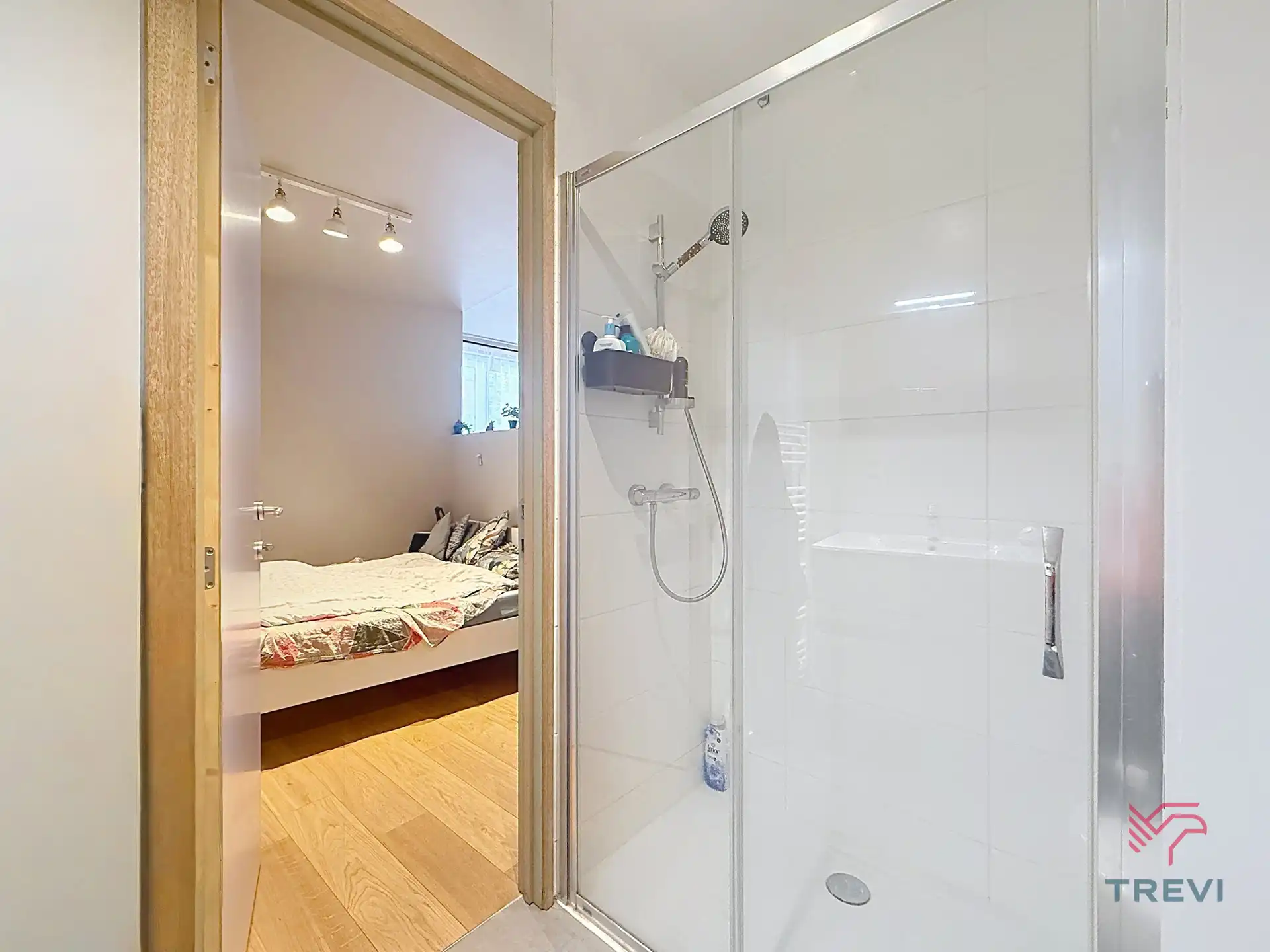 Vlakbij NAVO studio van ± 40m² foto 9