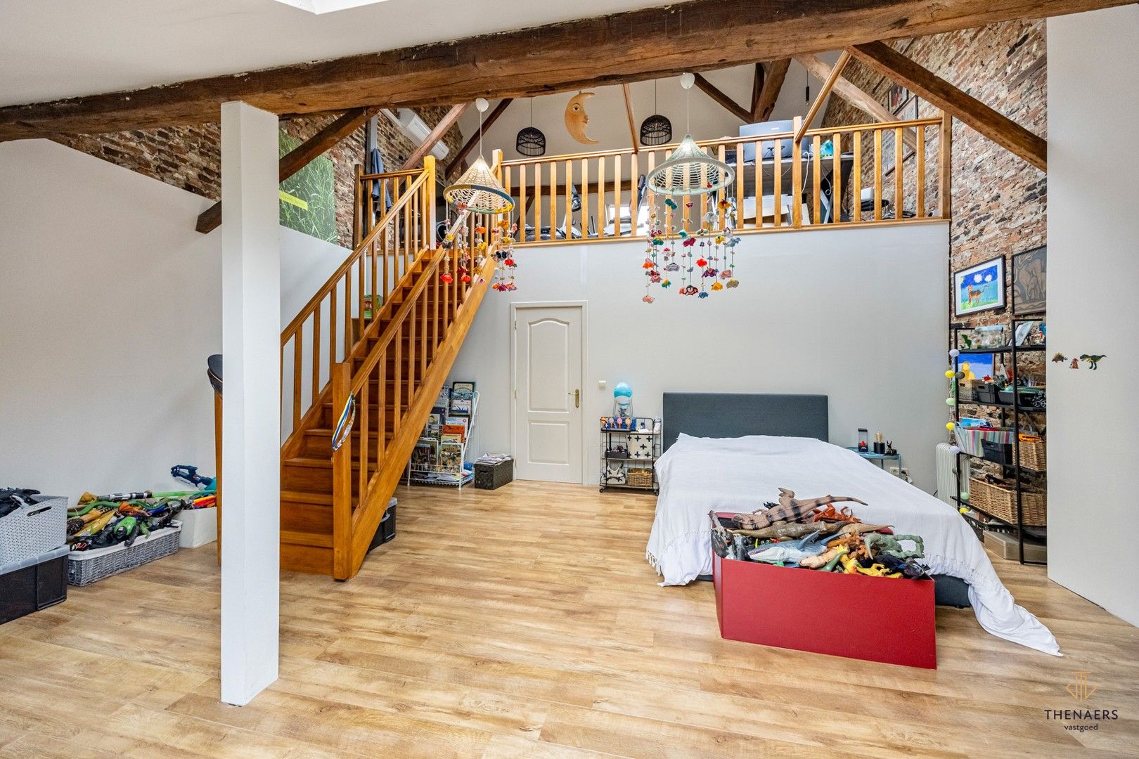 Statige herenwoning op toplocatie in hartje Sint-Truiden. foto 38