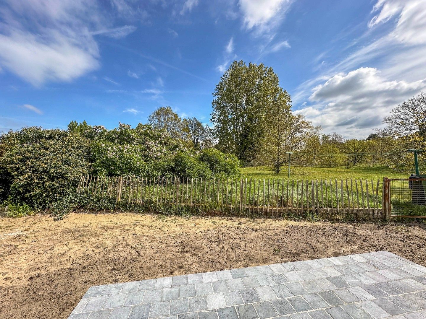 Gerenoveerde villa grenzend aan het natuurgebied en kortbij de Golf 'Ter Hille'. foto 1