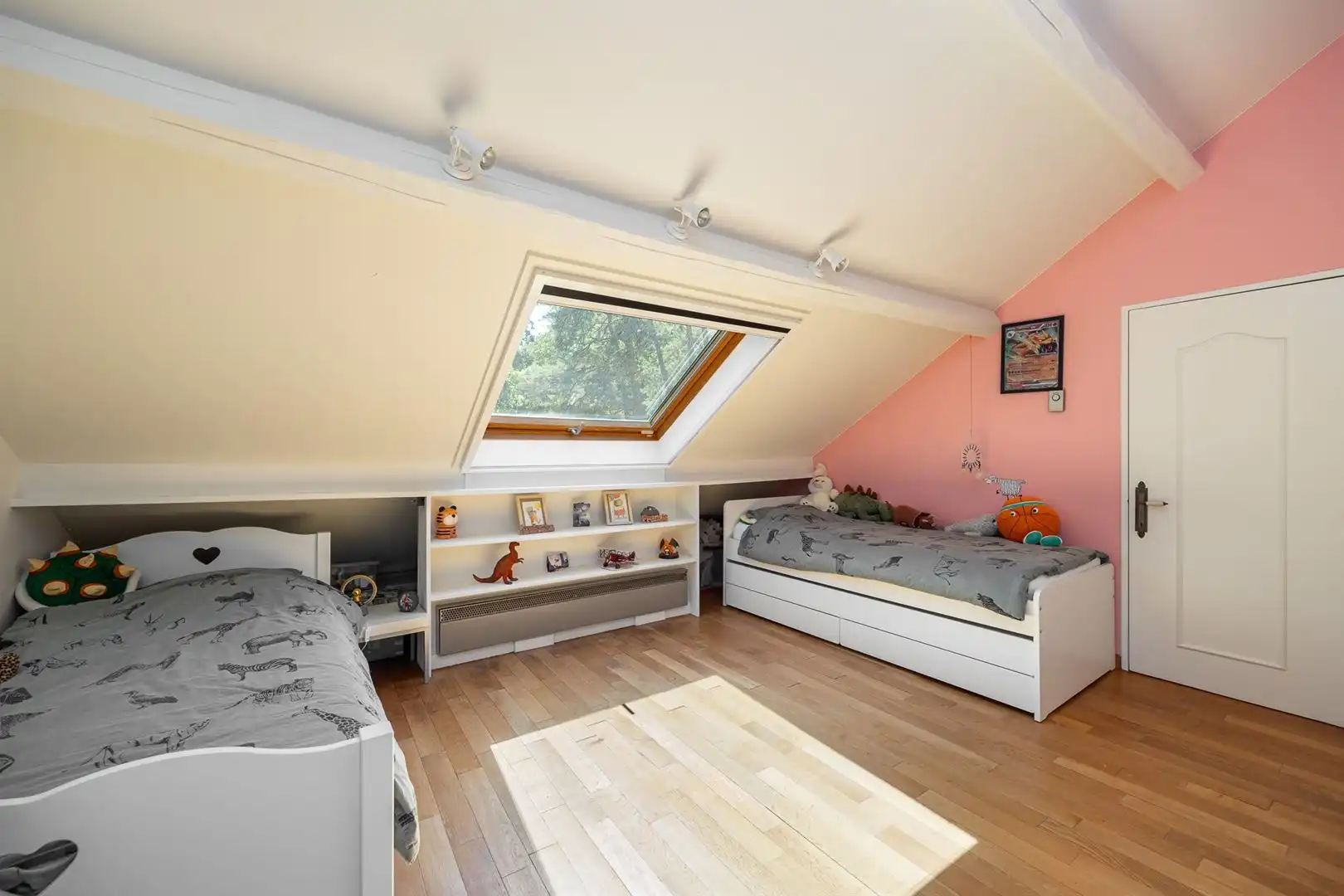 Karaktervolle woning met veel ruimte en prachtige tuin! foto 19