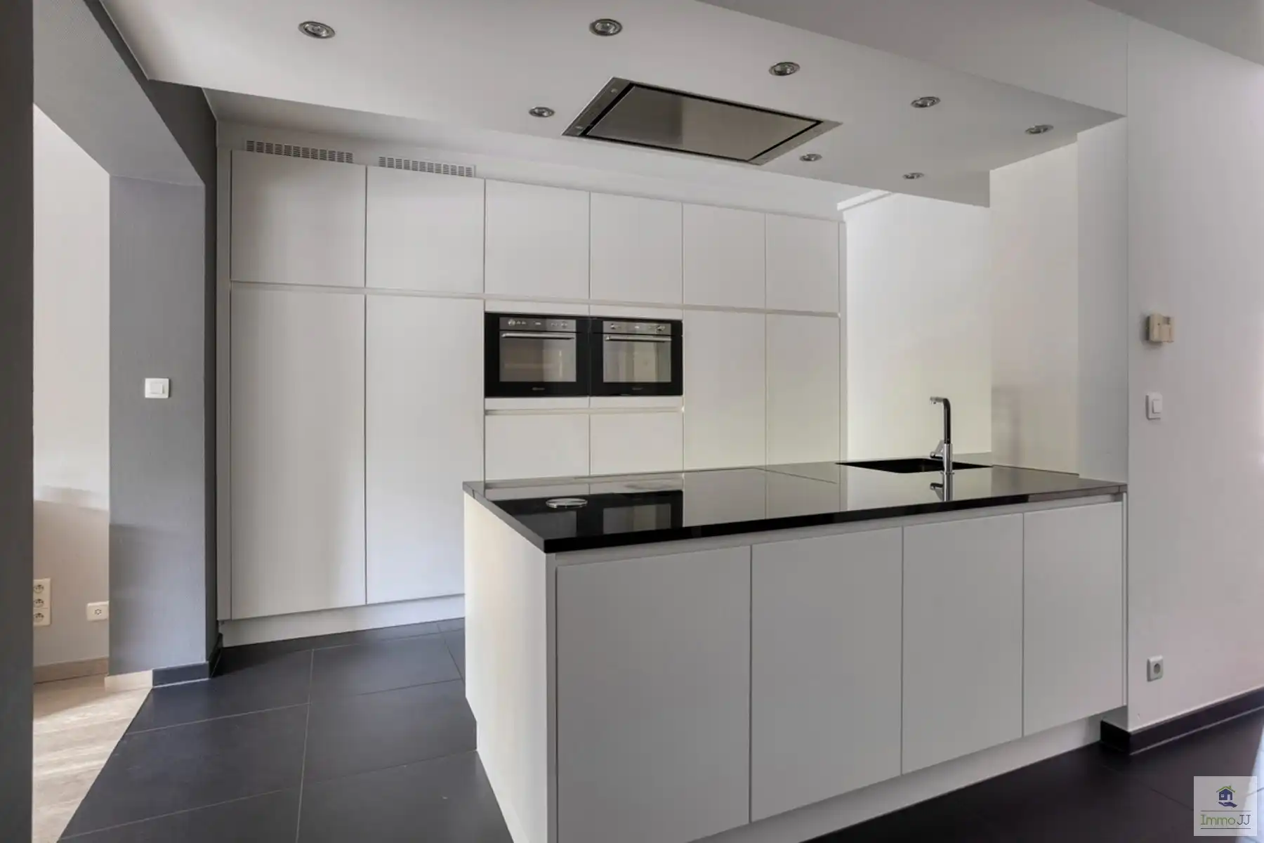 Halfopen bebouwing met zwembad foto 7