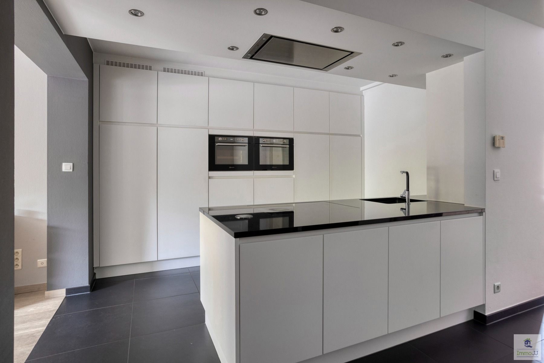 Halfopen bebouwing met zwembad foto 7