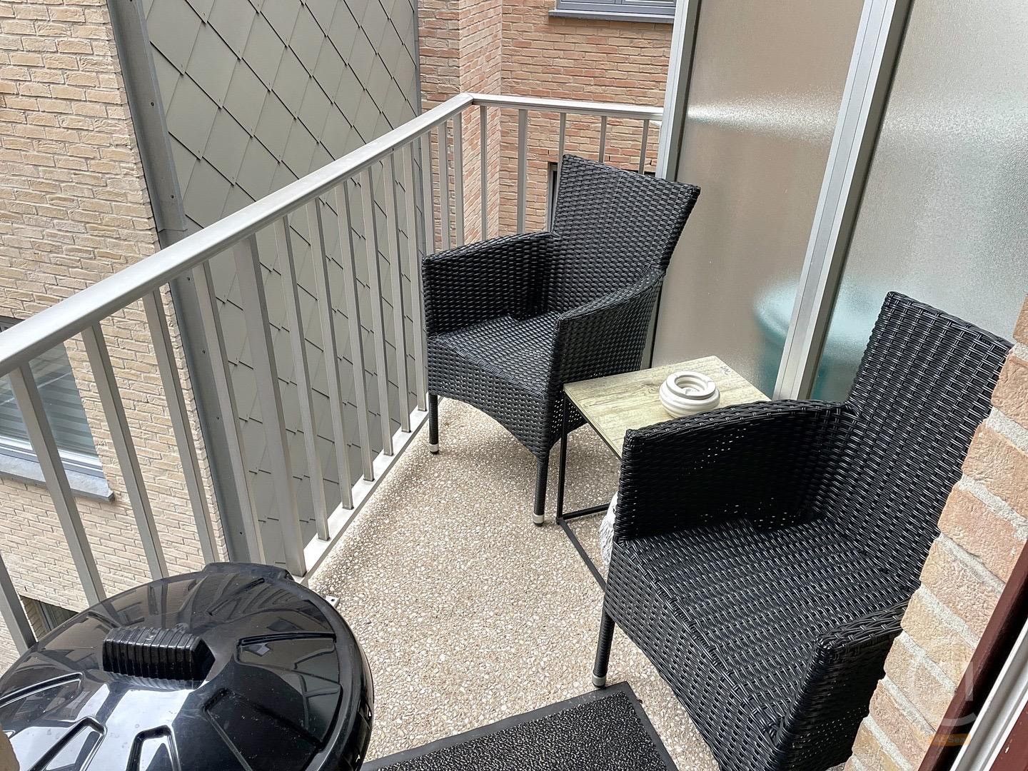 Instapklaar appartement met 2 slaapkamers en terras nabij de Mercator in Oostende foto 6