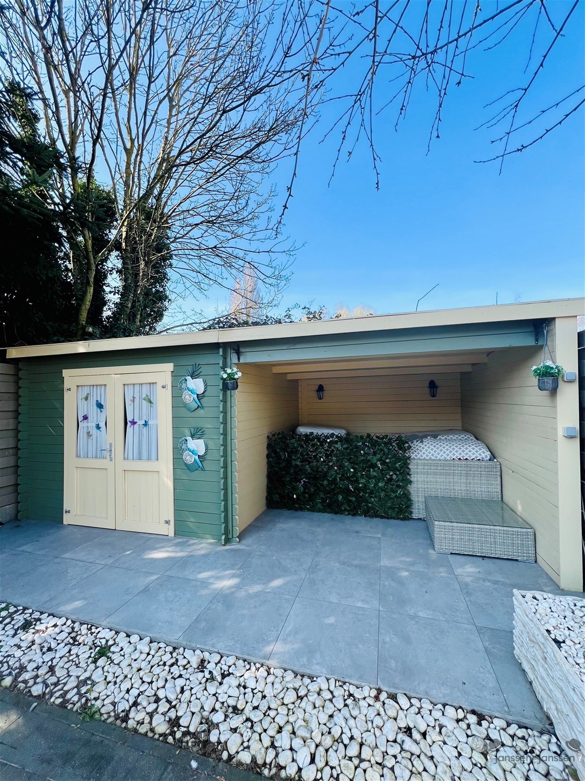 Gerenoveerde rijwoning met 3 slaapkamers & tuin foto 22