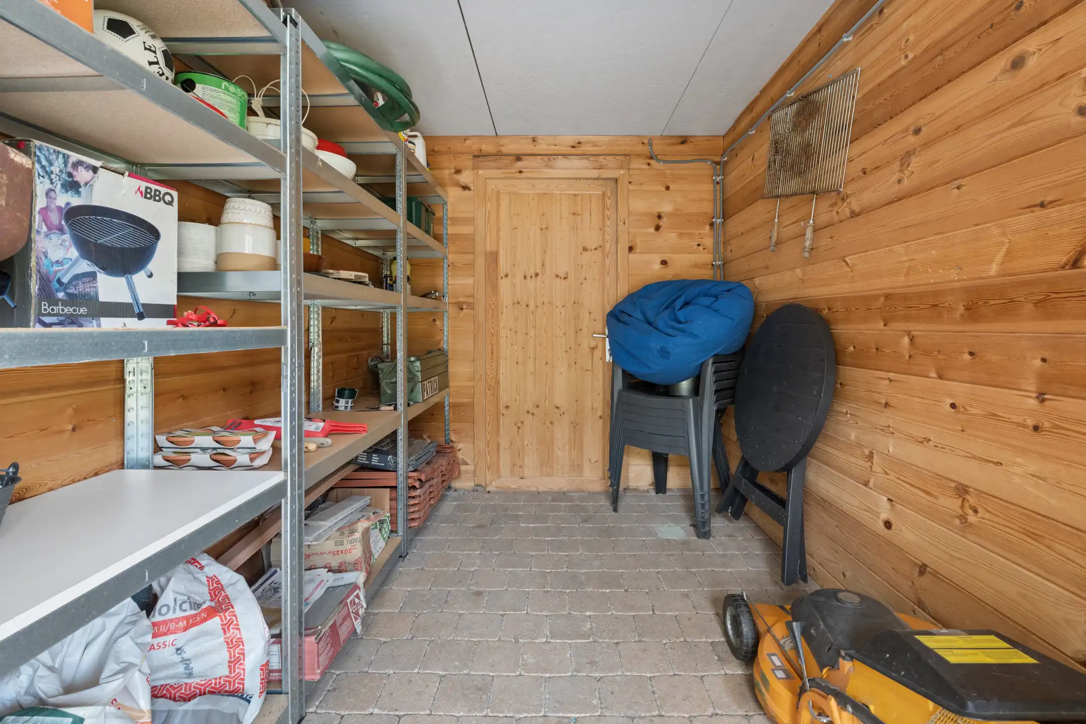 Ruime gezinswoning met garage en 5 slaapkamers.  foto 26