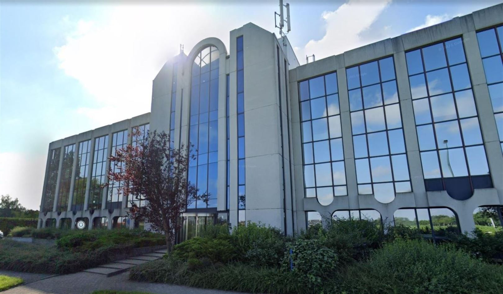 AIRPORT GARDEN : vanaf 926 m² foto {{pictureIndex}}