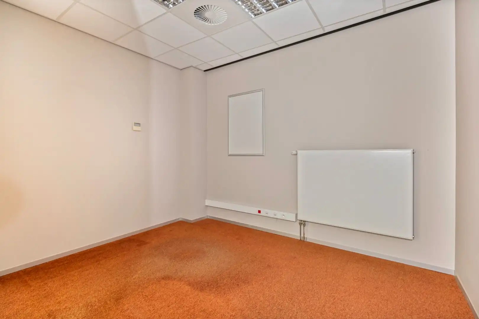 Uitzonderlijk handelspand in het centrum van Neeroeteren foto 10