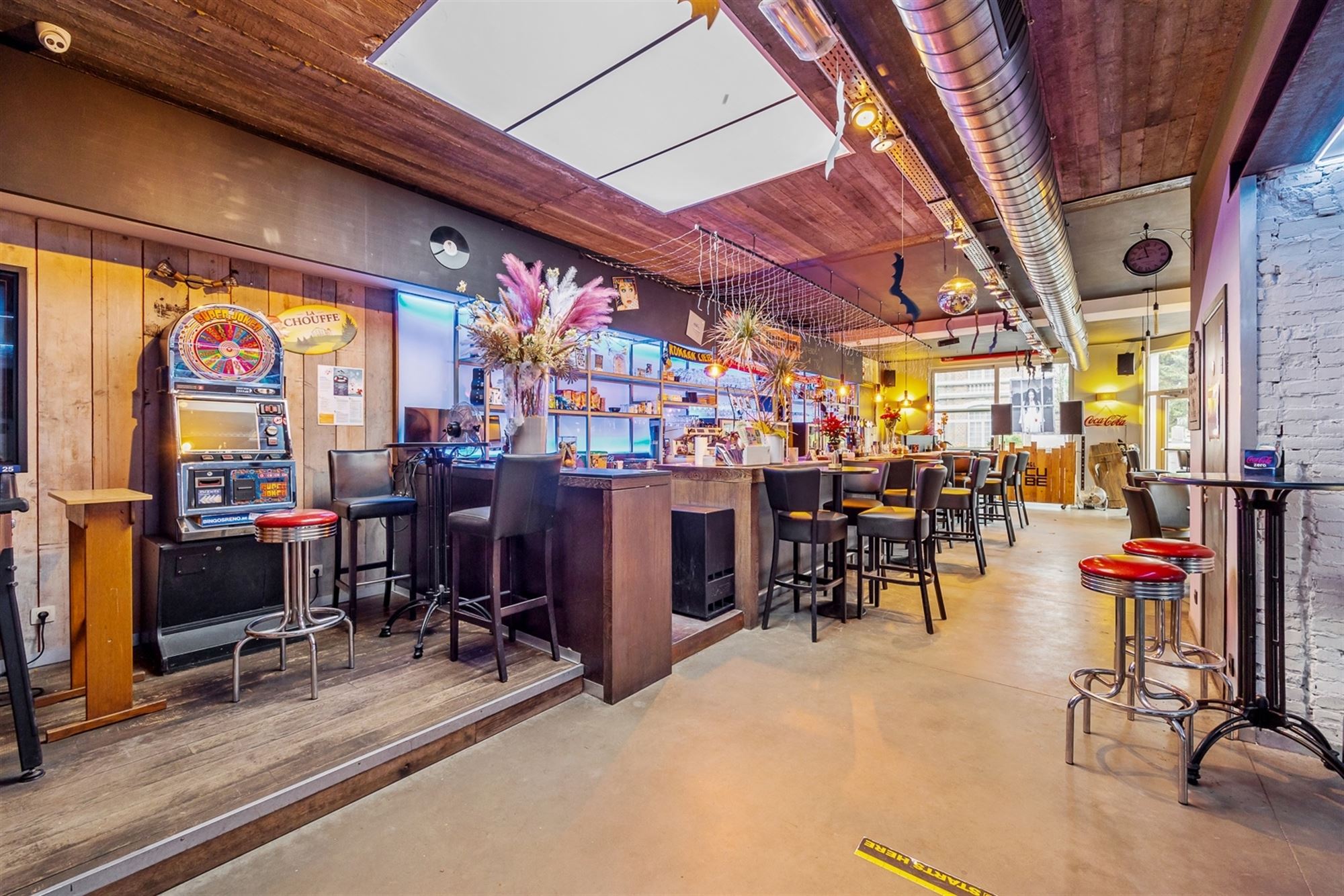 Handelspand met appartement gelegen te Ranst foto 5