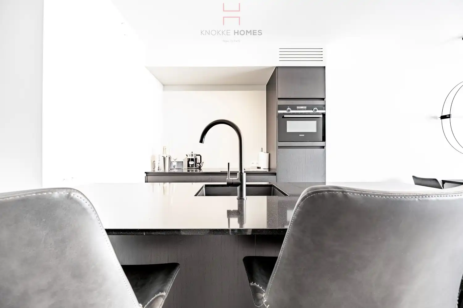 Prachtig afgewerkt nieuwbouwappartement met twee slaapkamers en twee badkamers op de Parmentierlaan foto 12