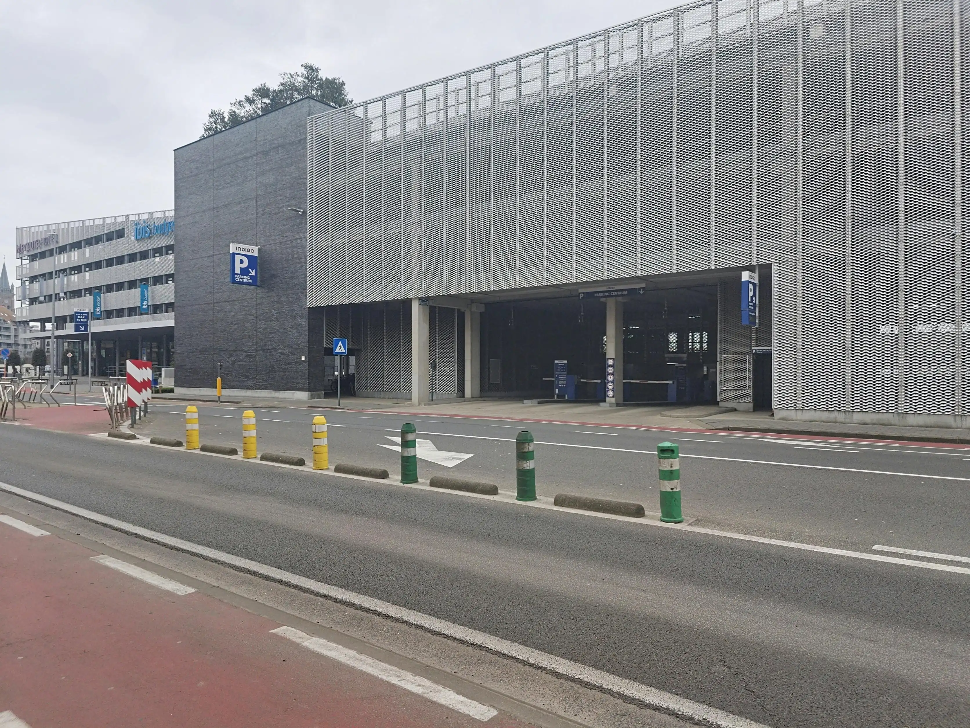 3 autostaanplaatsen te koop nabij station van Blankenberge foto 9