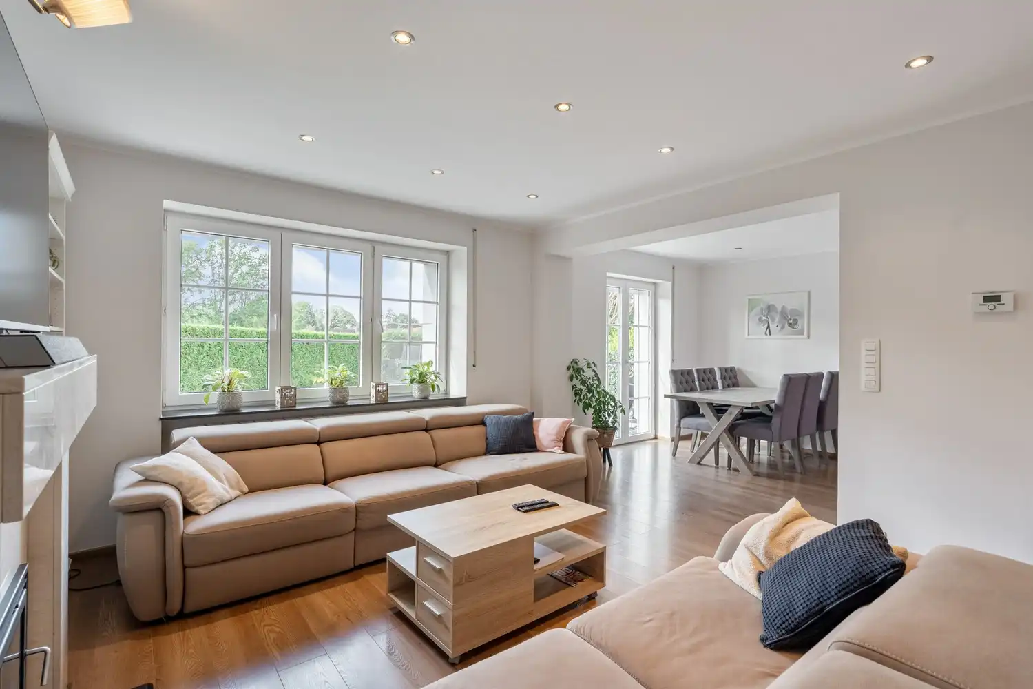 Landelijk gelegen, instapklare woning met 4 slaapkamers en zuidwestgerichte tuin op 8a27ca te Lubbeek. foto 7