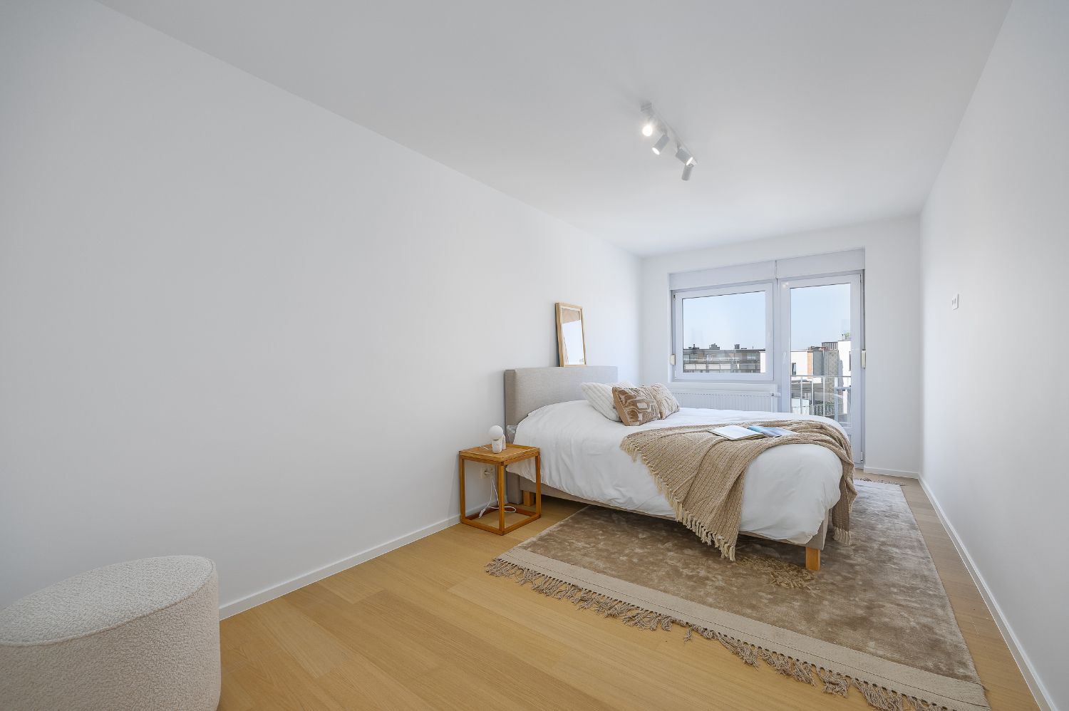Gerenoveerd twee slaapkamer appartement op centrale ligging foto 18
