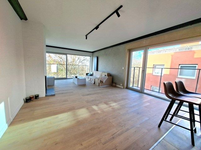 Vernieuwd hoekappartement foto 3