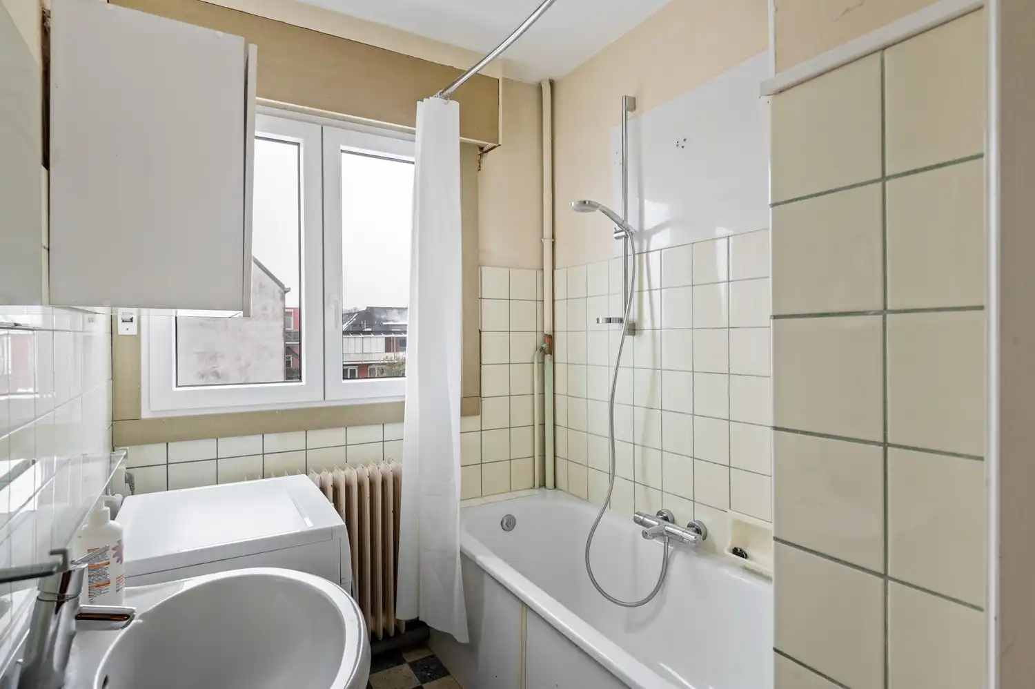 Appartement met 2 slaapkamers & garagebox op toplocatie te Lier foto 15