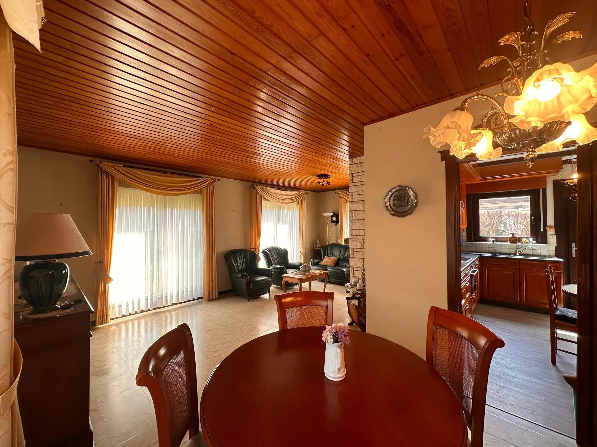 Bungalow met 3 slaapkamers in rustige woonwijk  foto 6