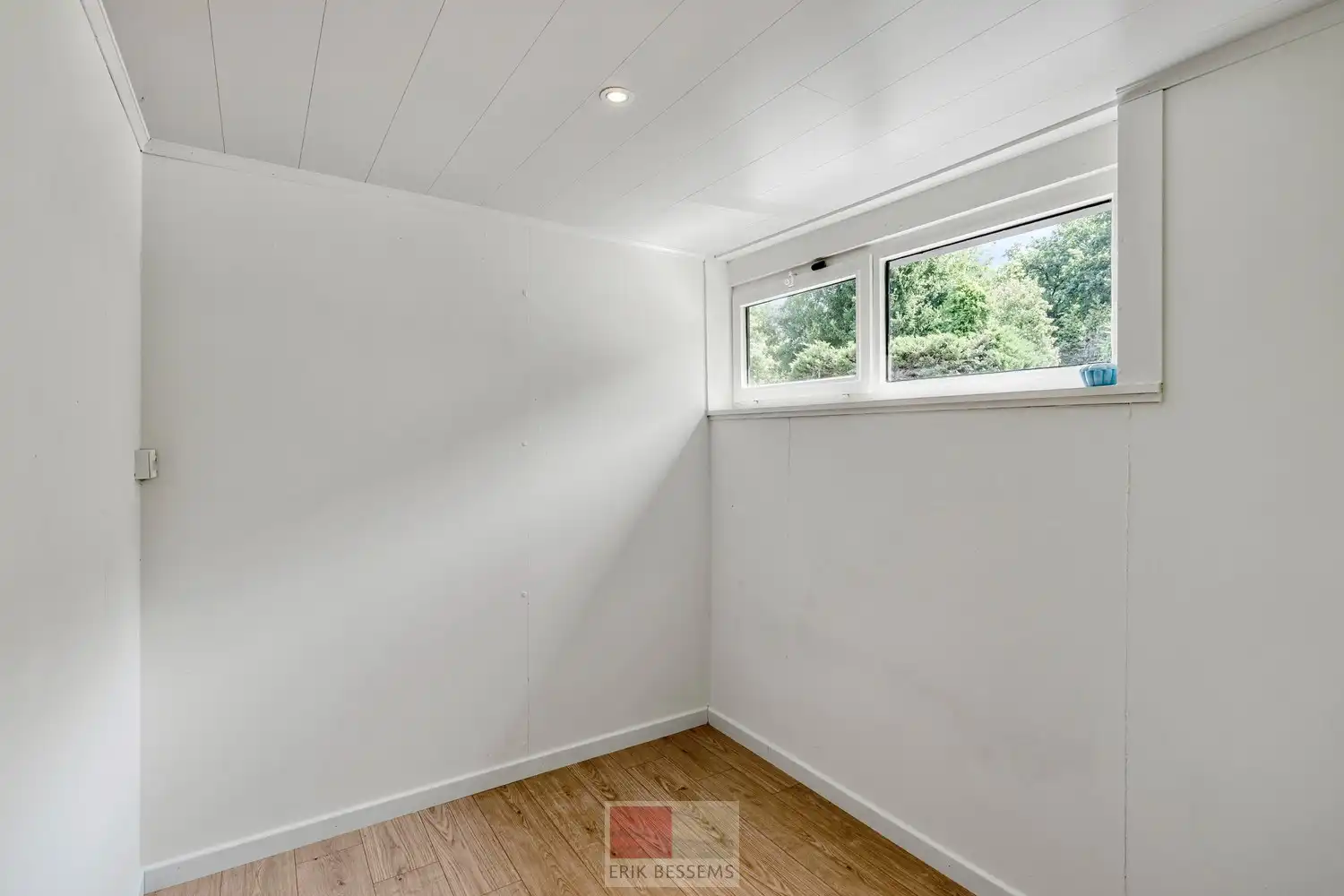 Recent gemoderniseerde bungalow, gelegen op het vakantiepark Sunclass Sonnevijver. foto 14