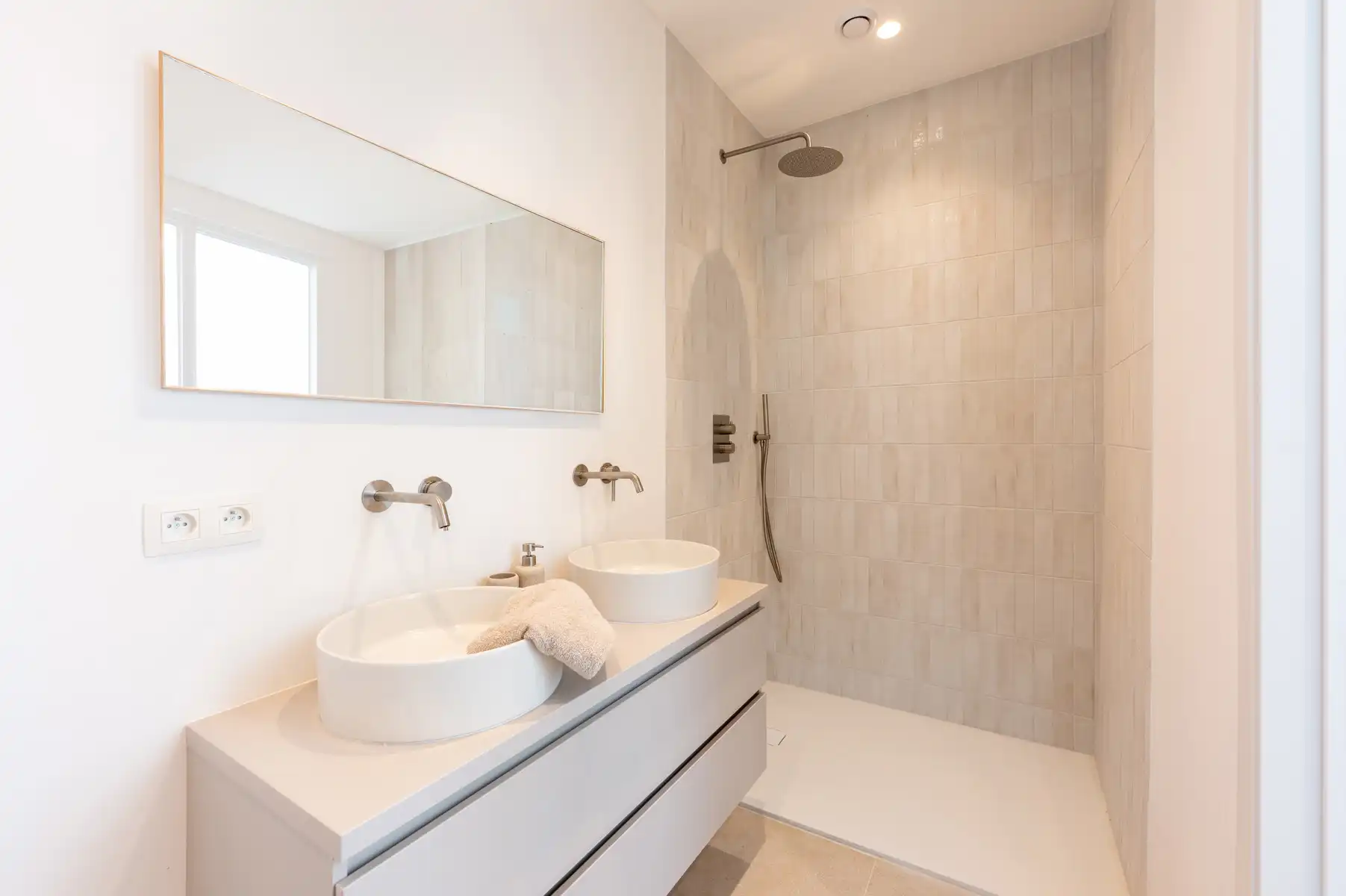 Appartement vol authentieke charme nabij de Dageraadplaats foto 14