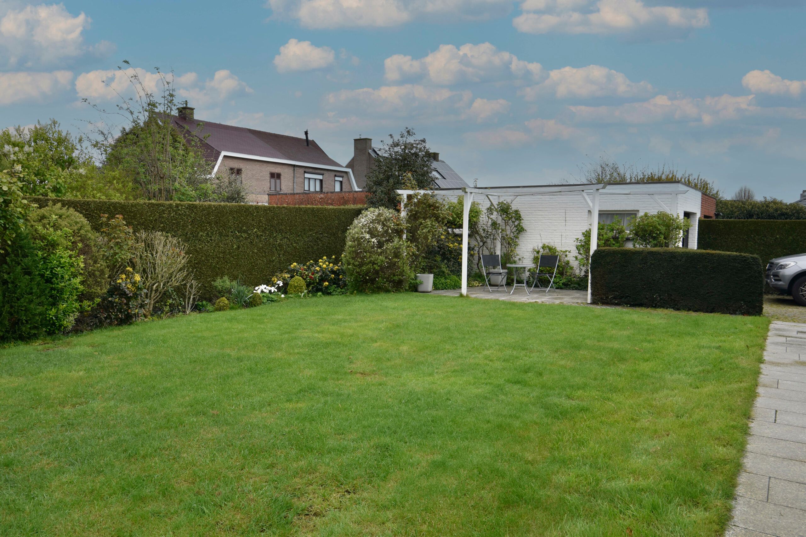 Stijlvolle bungalow met een prachtige tuin in het rustige Kieldrecht. foto 21