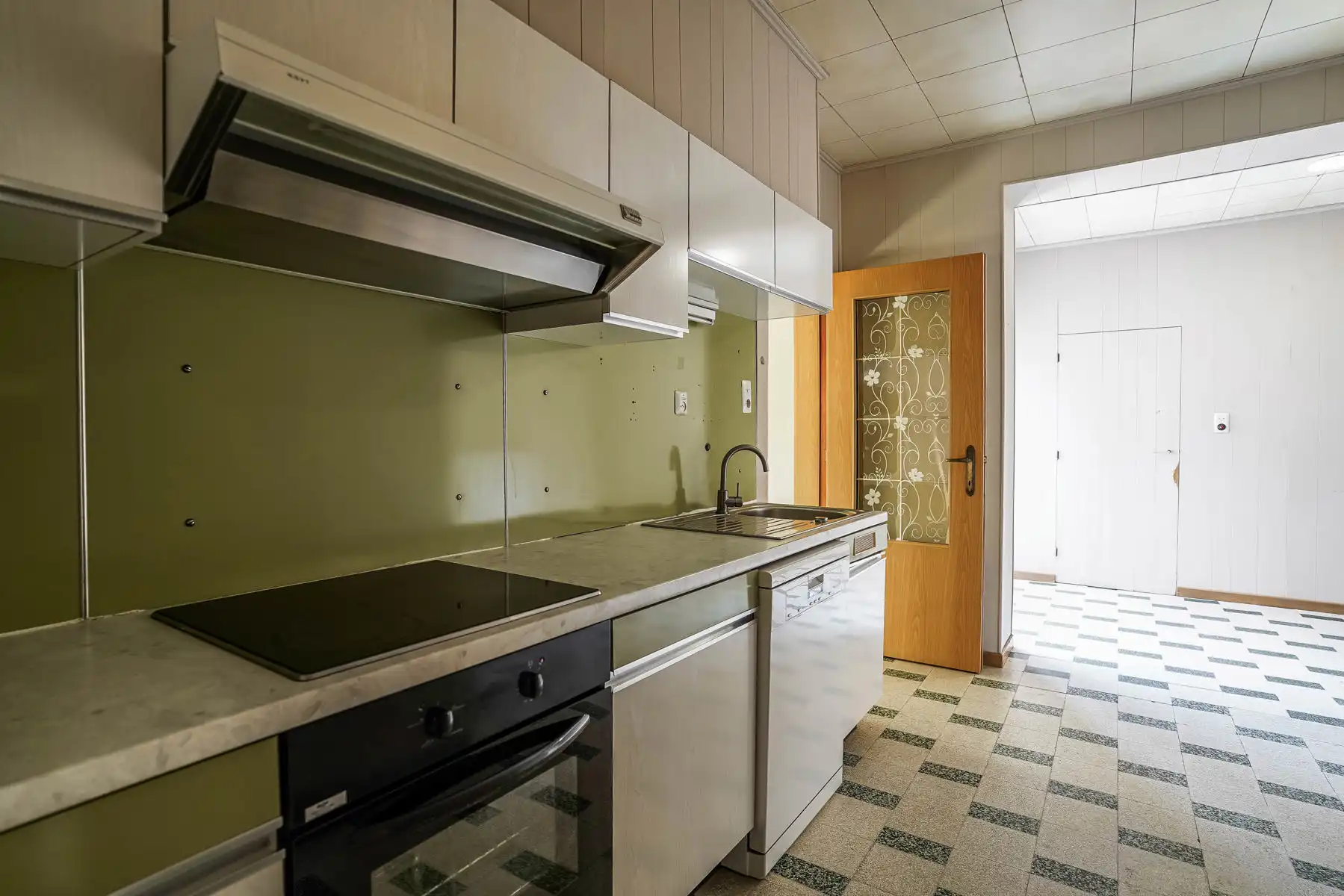 Gunstig gelegen en ruime te renoveren woning in Londerzeel foto 11