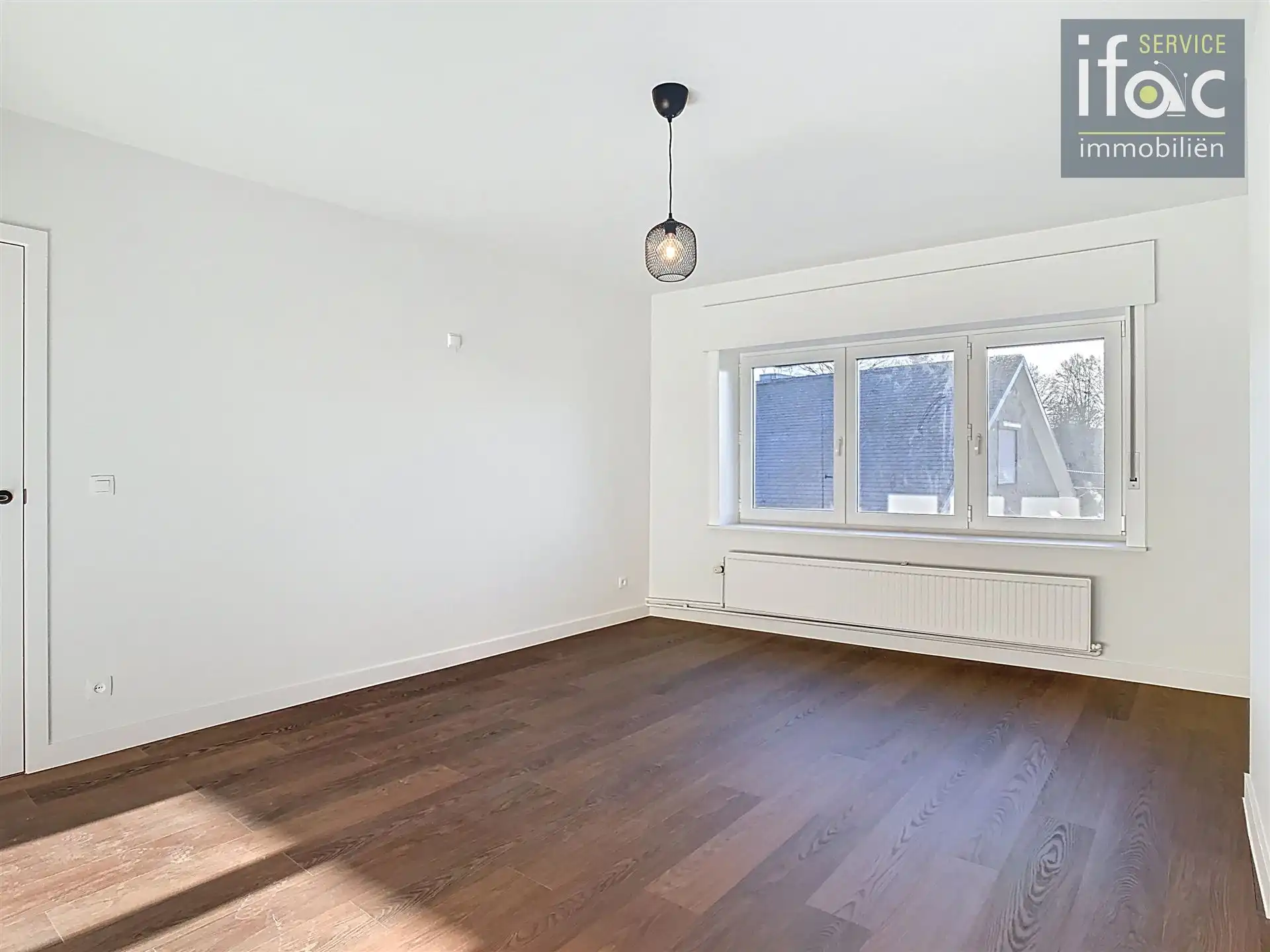 Huis met 4 slaapkamers, tuin en garage foto 14