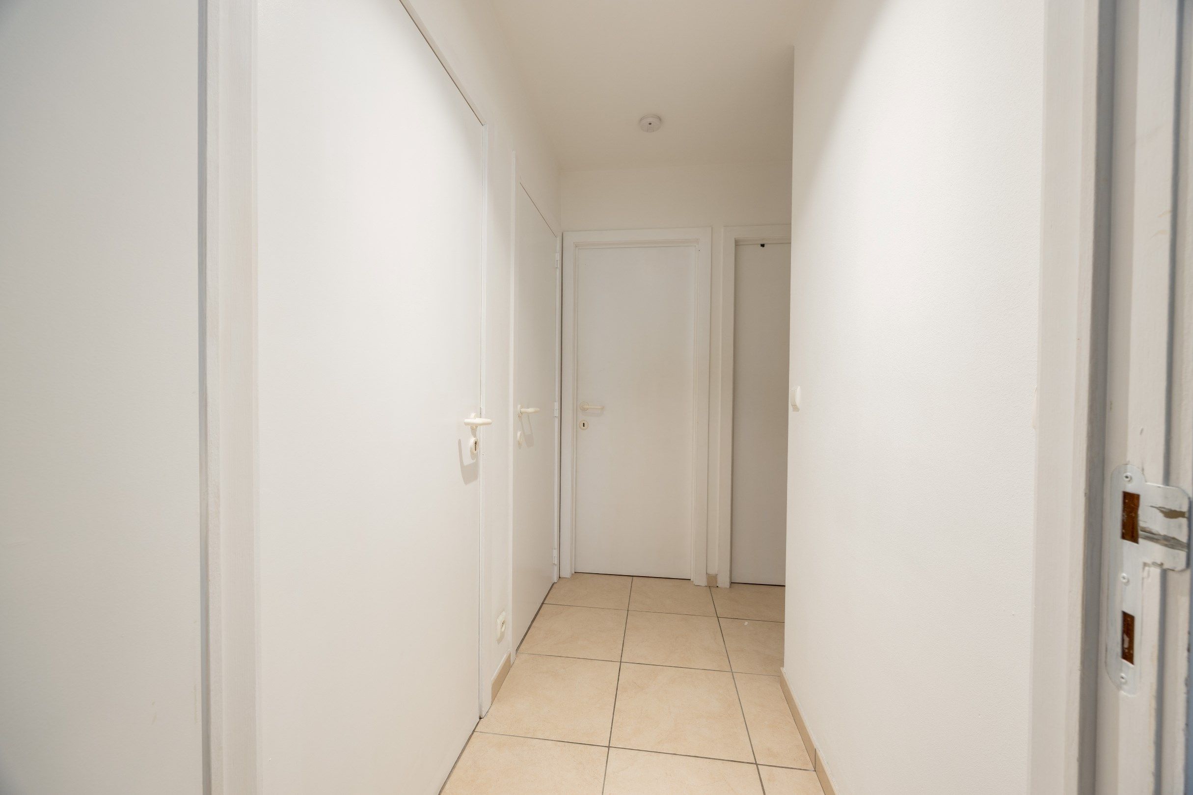 CHARMANT TWEESLAAPKAMER APPARTEMENT MET GARAGE foto 8