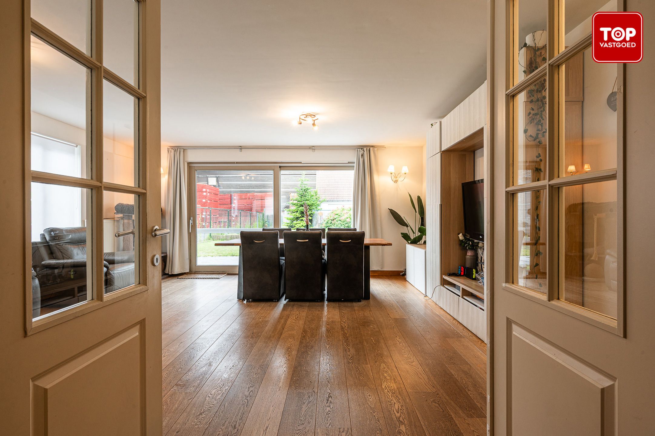 Ruime en lichtrijke woning met 4 slaapkamers in een rustige wijk foto 3